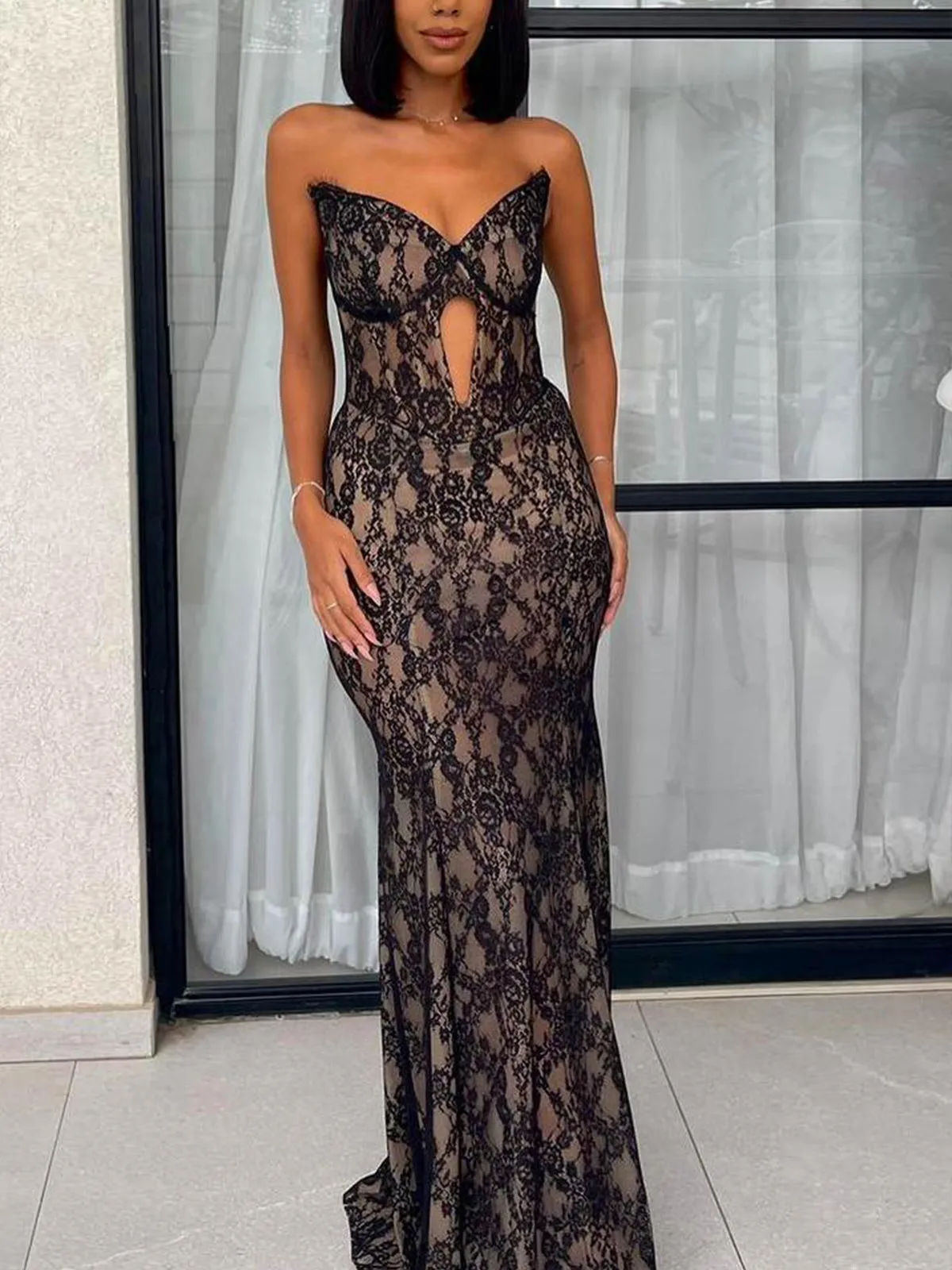 Merlia | Black Strapless V-Neck Sleeveless Lace Mermaid Prom Dress sold by KissProm