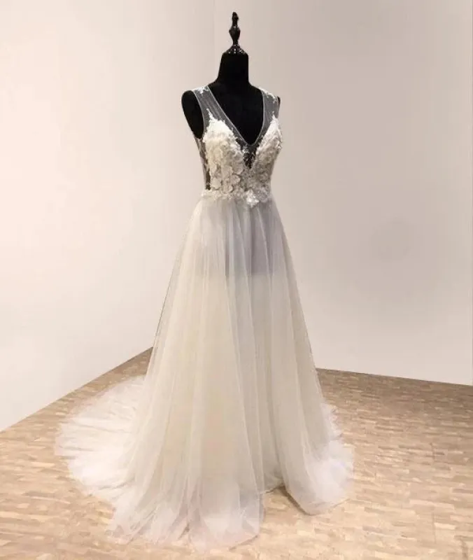 Impressive V-neck Sleeveless Sweep Train Tulle Wedding Dress with Appliques made by KissProm