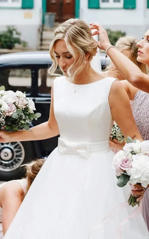 Sleeveless Deep V-back Ethereal Ballgown With Bow And Tulle Wedding Dress made by KissProm