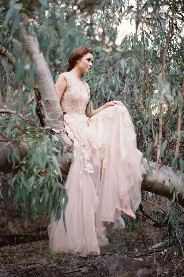 High Quality V-neck Sleeveless Floor-length Wedding Dress with Lace sold by KissProm product image thumbnail 5