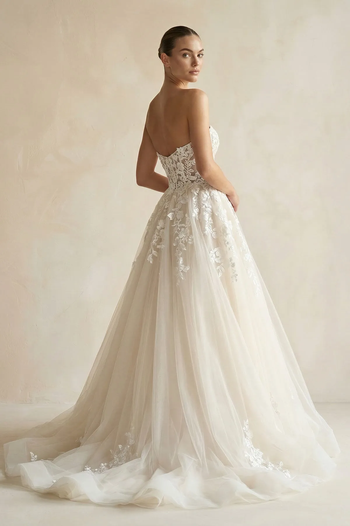 A Line Tulle Sweetheart Wedding Dress With Appliques sold by KissProm product image thumbnail 2