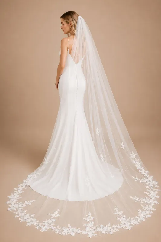 Luxurious 3M Bridal Veil With Comb in White made by KissProm