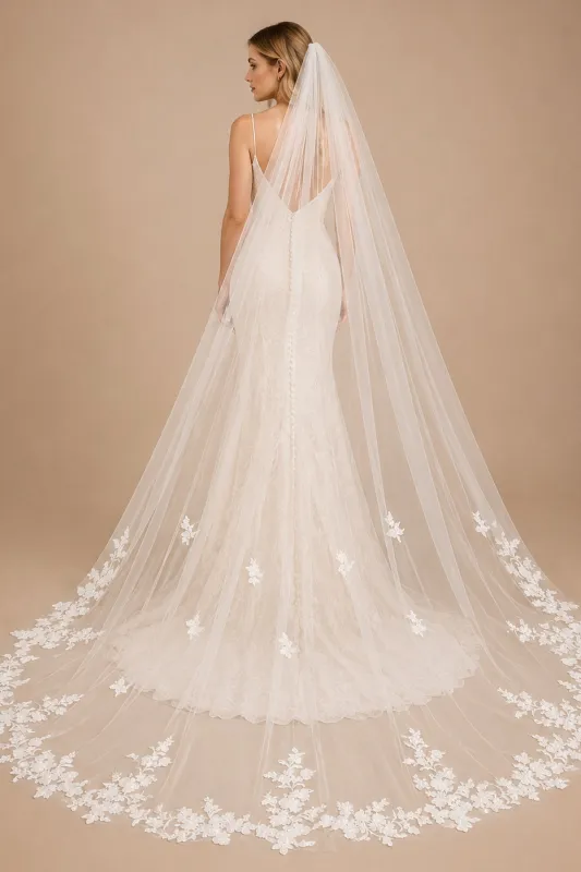 Luxurious 3M Bridal Veil With Comb in Ivory made by KissProm