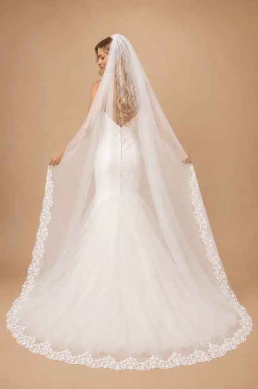 Vintage Lace Appliques Long Chapel Veils in White made by KissProm