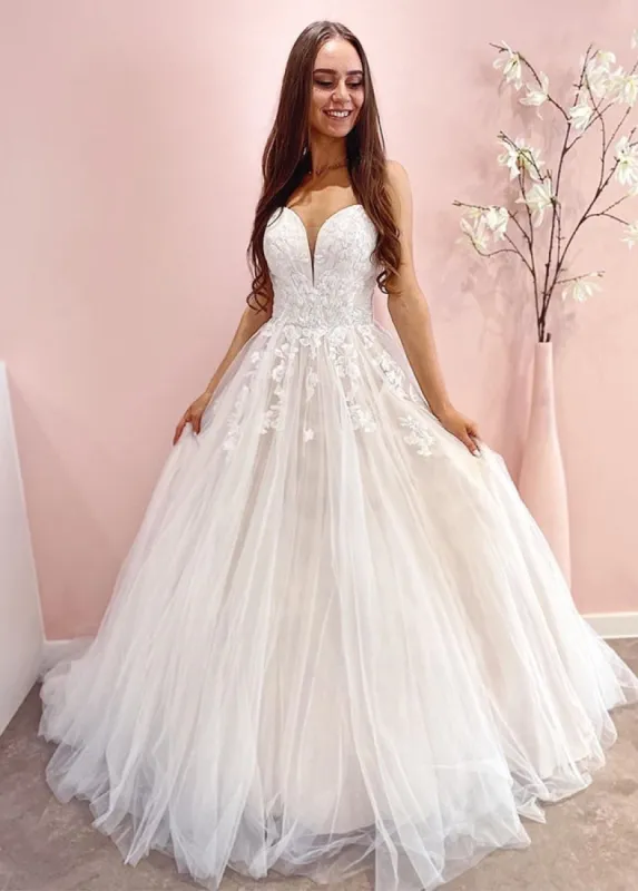 Classic Sweetheart A-line Sleeveless Appliqued Tulle Wedding Dress sold by KissProm