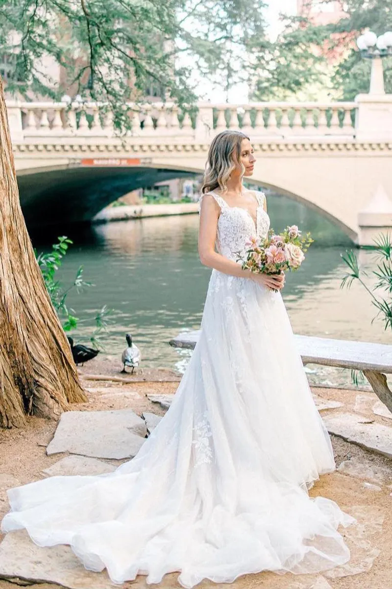 Vintage A-Line V Neck Tulle Appliques Wedding Dresses sold by KissProm product image thumbnail 4