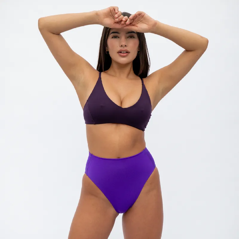 Sunday Top - Legend sold by Left on Friday