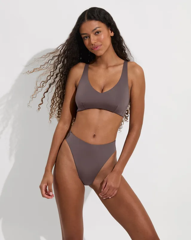 Sunday Top D+ - Stormy sold by Left on Friday