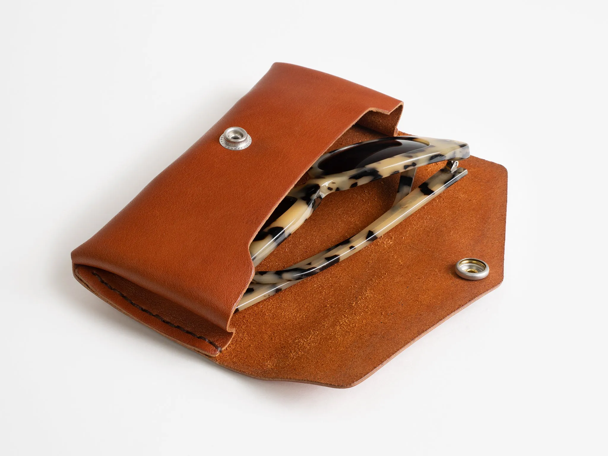 No. 604 Glasses Case, Tan sold by Billykirk product image thumbnail 3