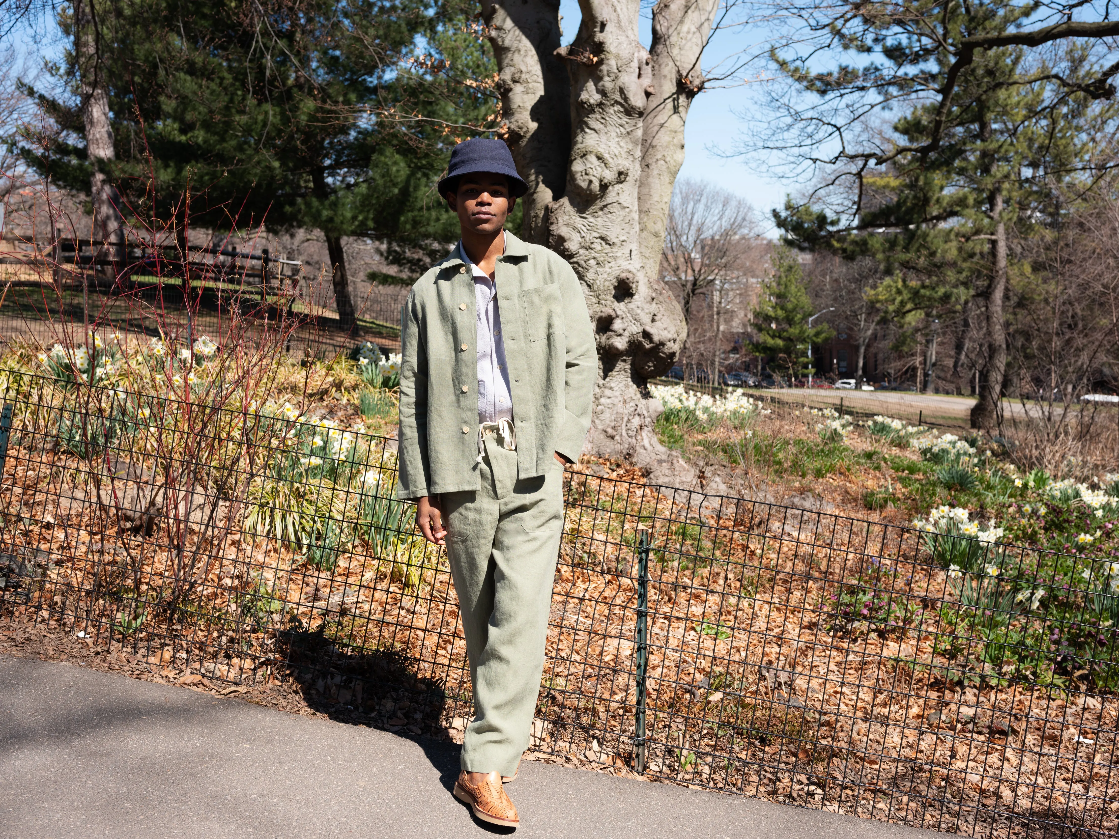 Chore Coat in Olive Green Linen sold by Blluemade product image thumbnail 3