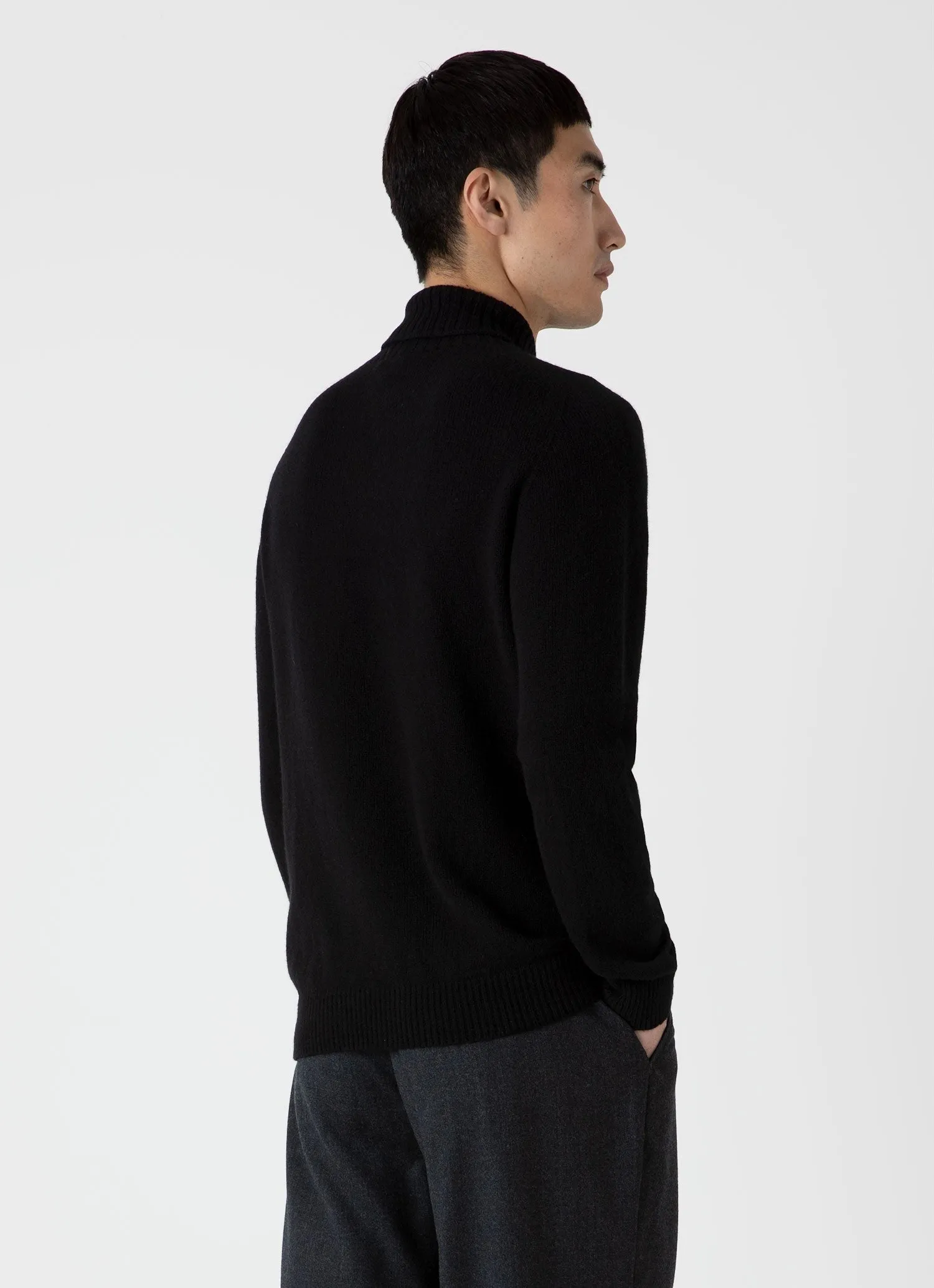 【Sunspel】Lambswool Roll Neck Sweater 高領非洲水洗羔羊毛衣黑色 sold by Blue Beach Denim product image thumbnail 5