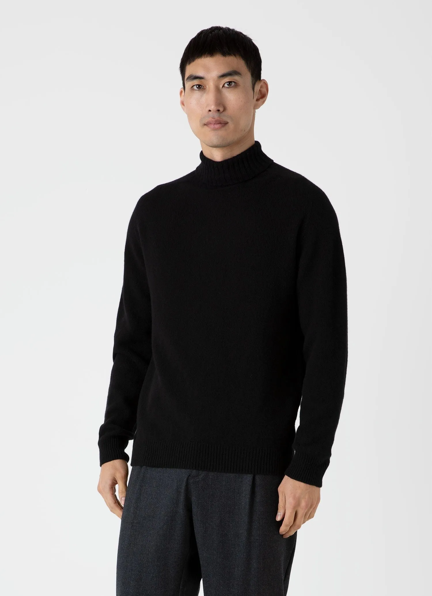 【Sunspel】Lambswool Roll Neck Sweater 高領非洲水洗羔羊毛衣黑色 sold by Blue Beach Denim product image thumbnail 2
