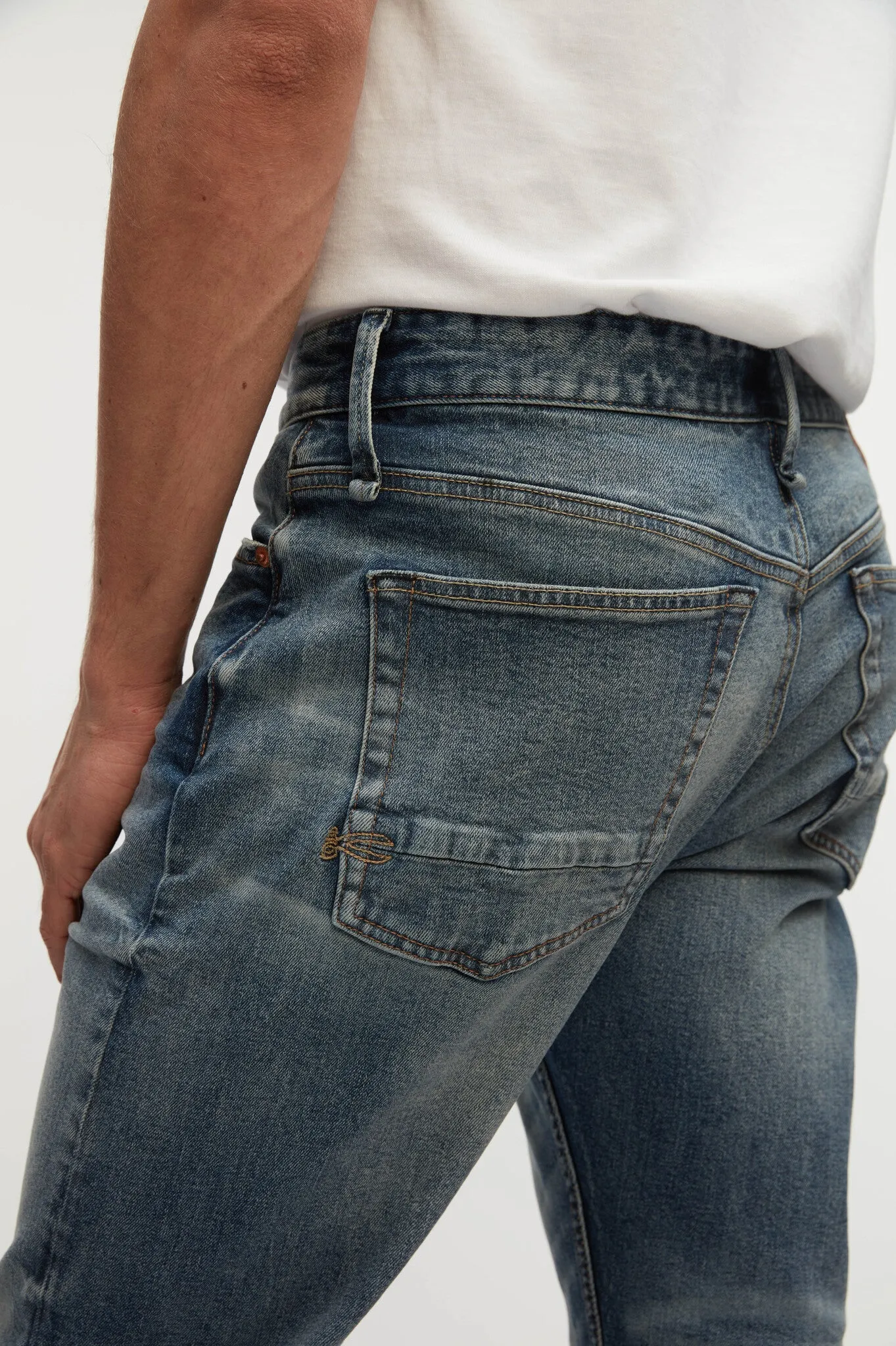 【DENHAM】Taper AHW / 淺藍微破自然補釘修身錐形牛仔褲 sold by Blue Beach Denim product image thumbnail 3