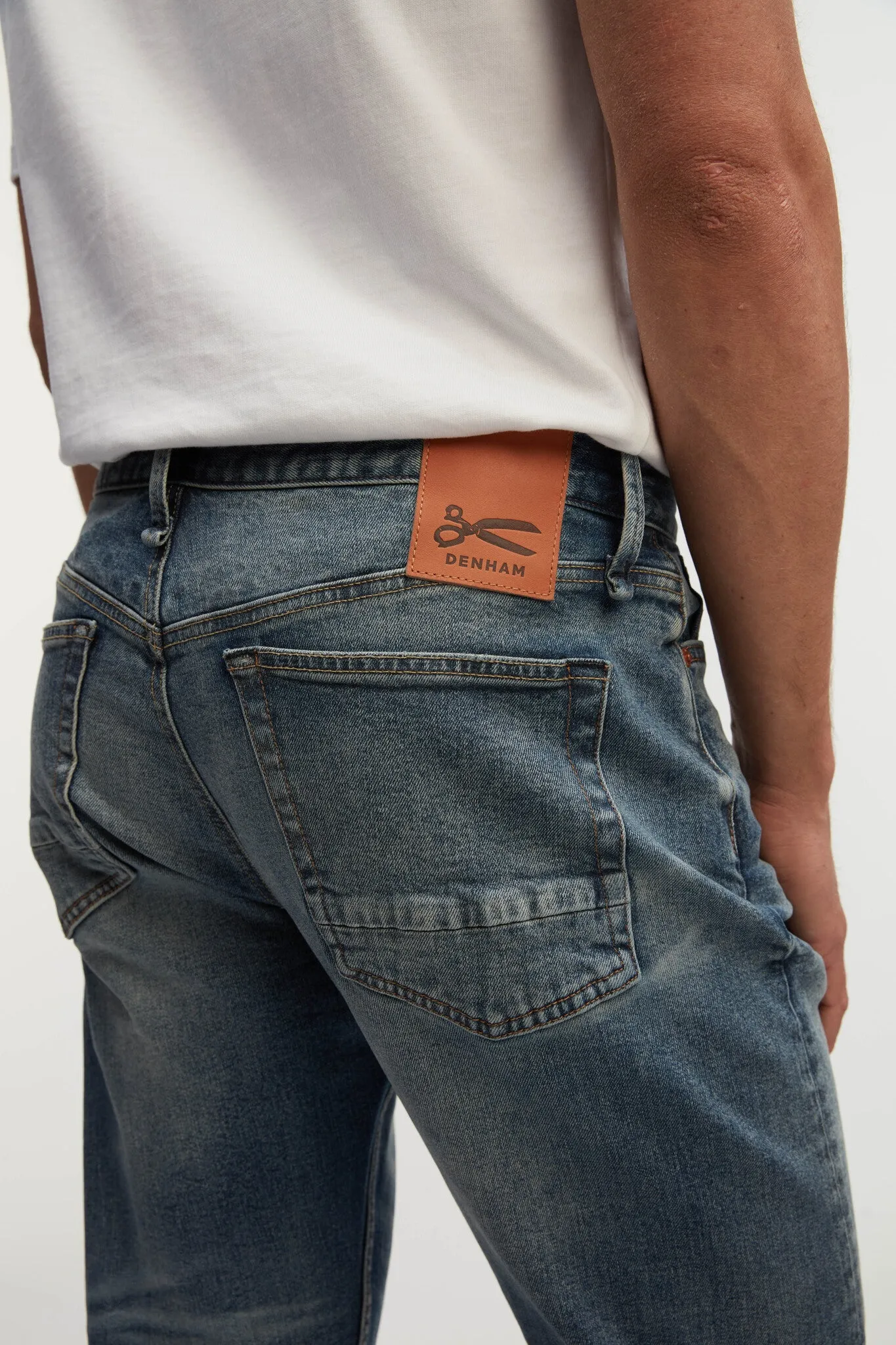 【DENHAM】Taper AHW / 淺藍微破自然補釘修身錐形牛仔褲 sold by Blue Beach Denim product image thumbnail 4