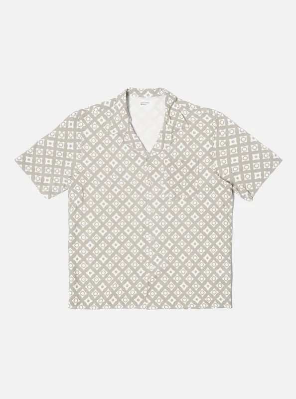 【Universal Works】Road Shirt In Sand Saturday Viscose / 沙色 人造絲復古印花 50年代開領短袖 sold by Blue Beach Denim