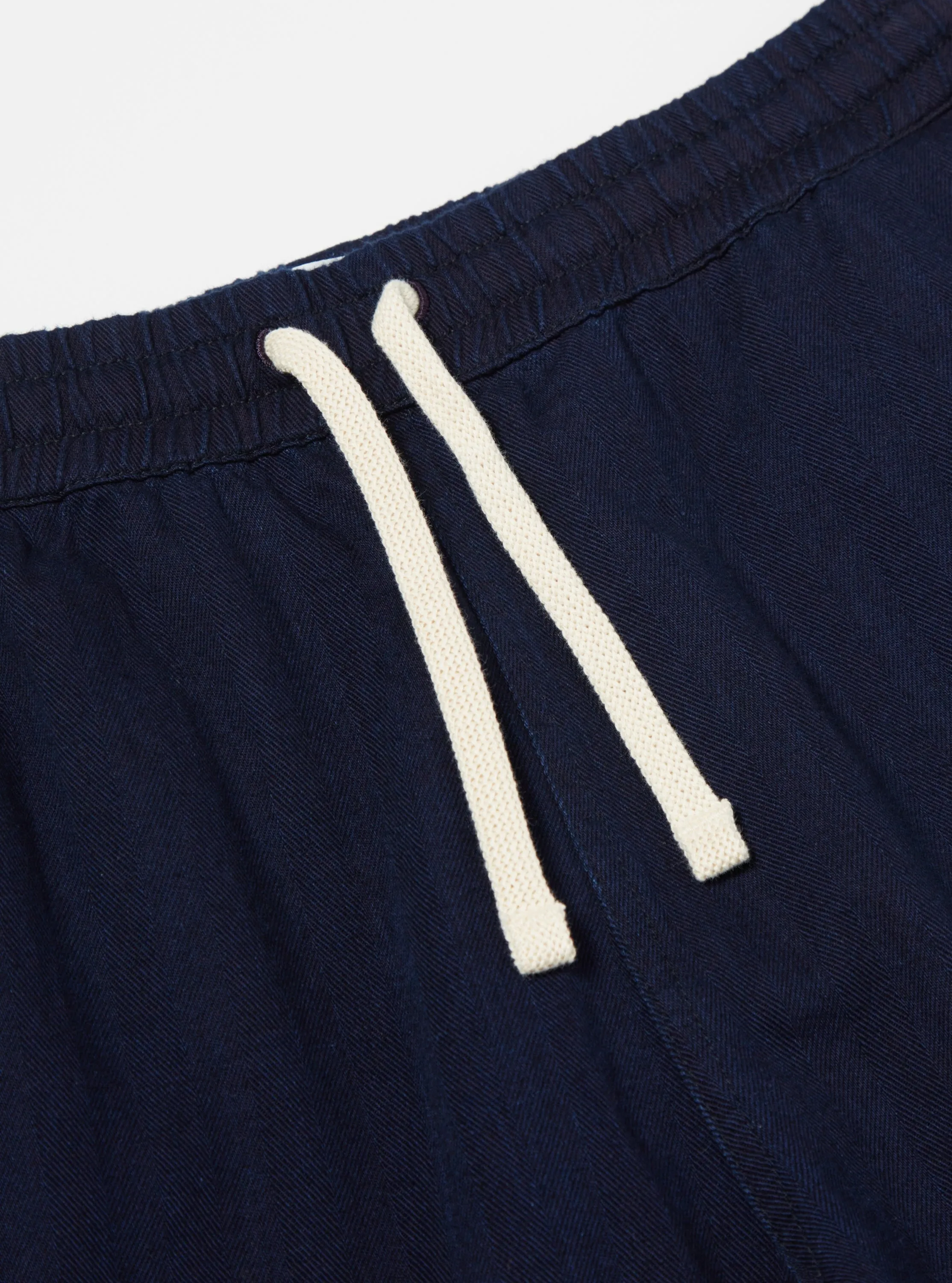 【Universal Works】Beach Short In Indigo Herringbone Denim / 靛藍藍染 魚骨紋丹寧結構 海灘短褲 sold by Blue Beach Denim product image thumbnail 5