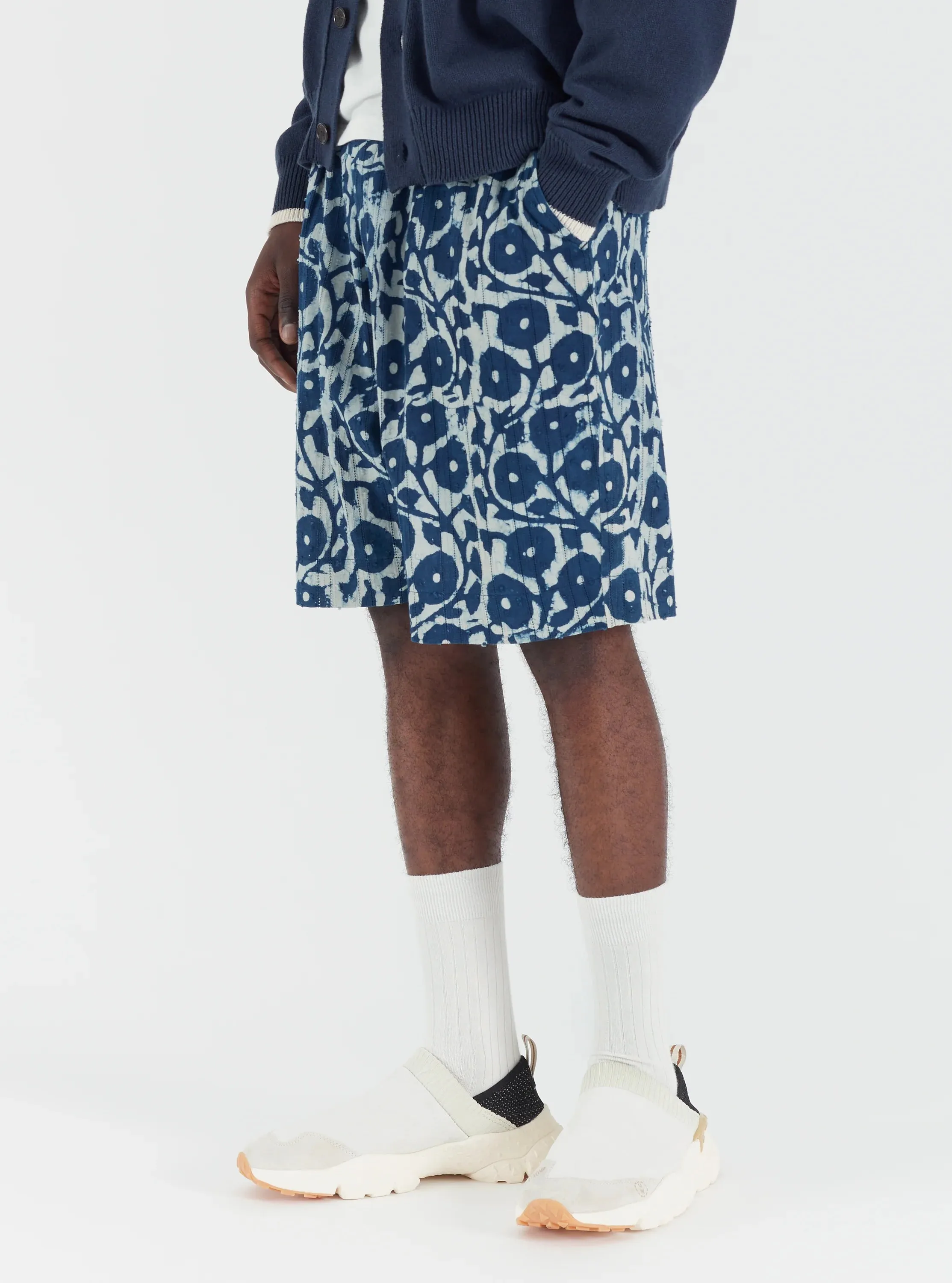 【Universal Works】Pleated Track Short In Indigo Hand Print Cotton / 印度手印藍染 立體緹花布 寬鬆短褲 sold by Blue Beach Denim product image thumbnail 2