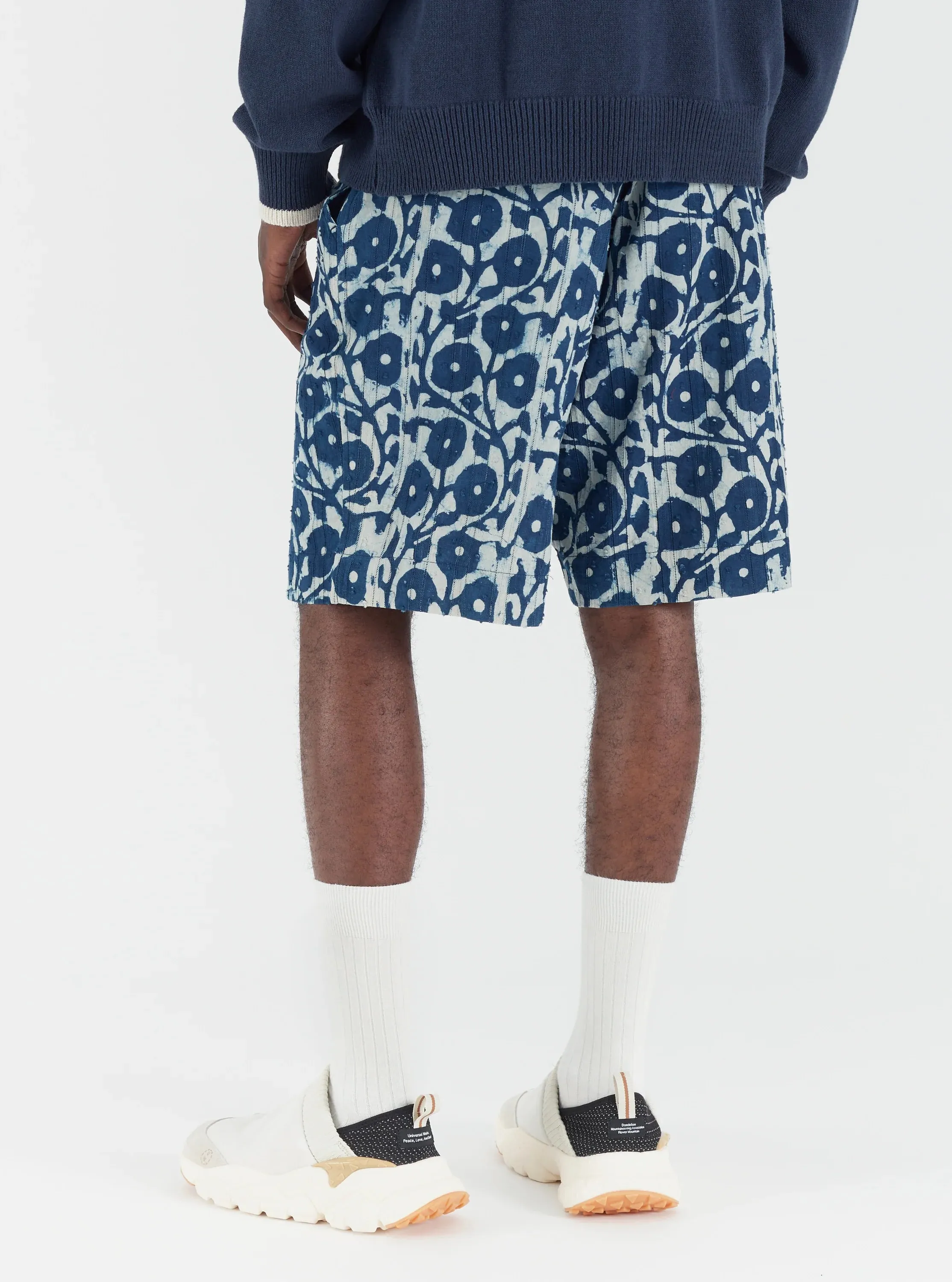 【Universal Works】Pleated Track Short In Indigo Hand Print Cotton / 印度手印藍染 立體緹花布 寬鬆短褲 sold by Blue Beach Denim product image thumbnail 3
