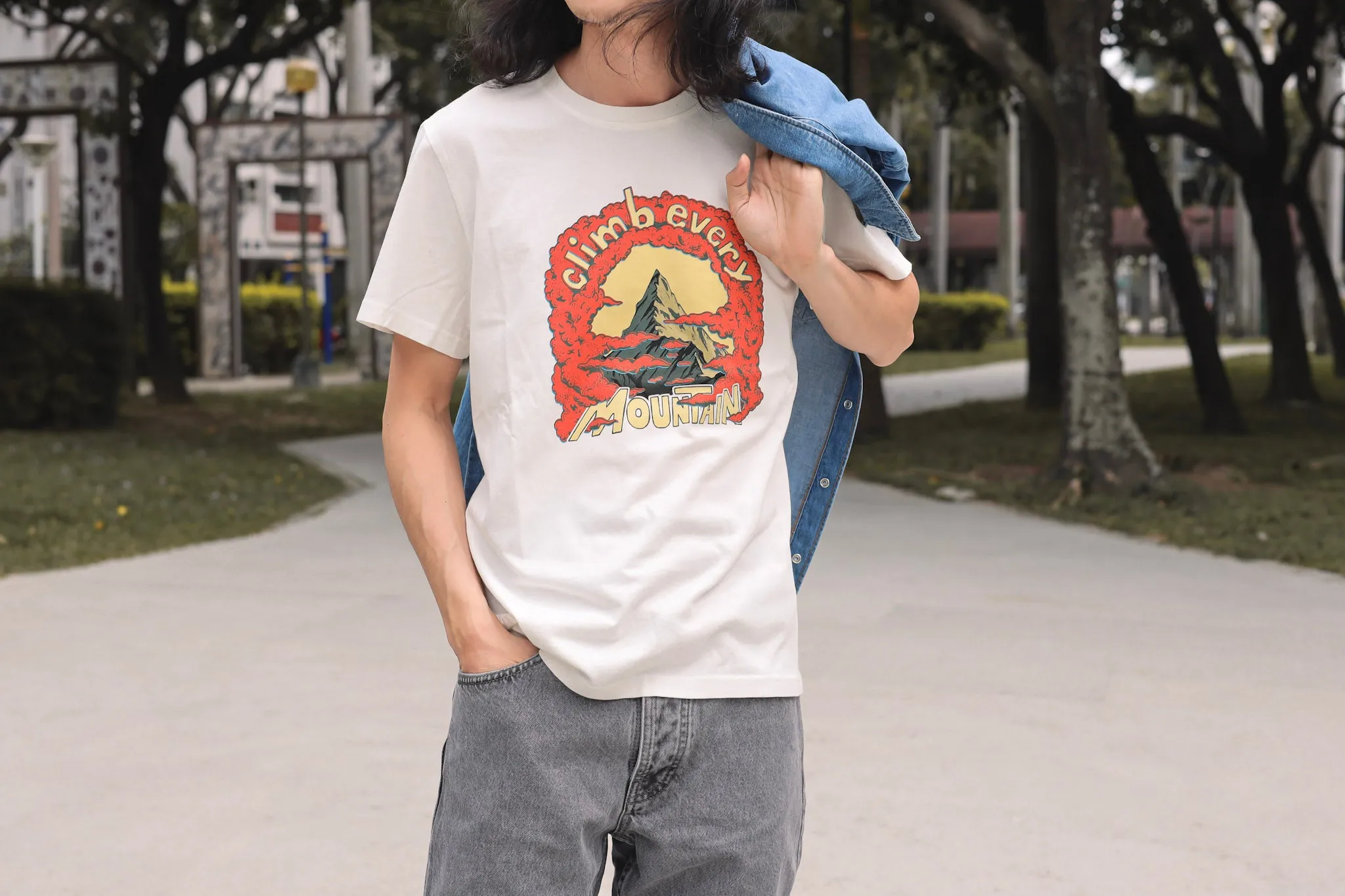 【Nudie Jeans】Roy Every Mountain Chalk White 翻山越嶺粉筆白圖Tee sold by Blue Beach Denim product image thumbnail 2