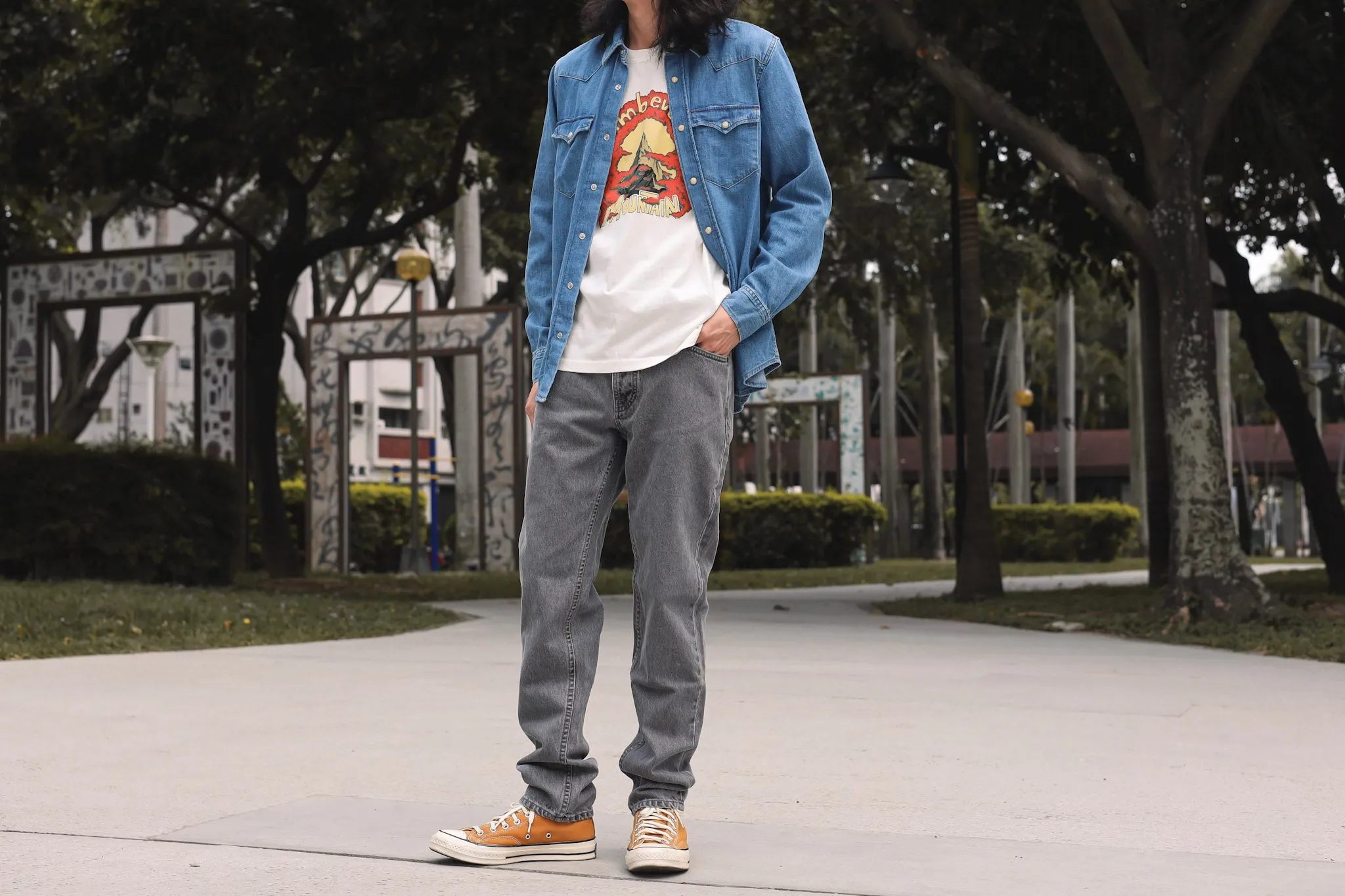 【Nudie Jeans】Roy Every Mountain Chalk White 翻山越嶺粉筆白圖Tee sold by Blue Beach Denim product image thumbnail 4