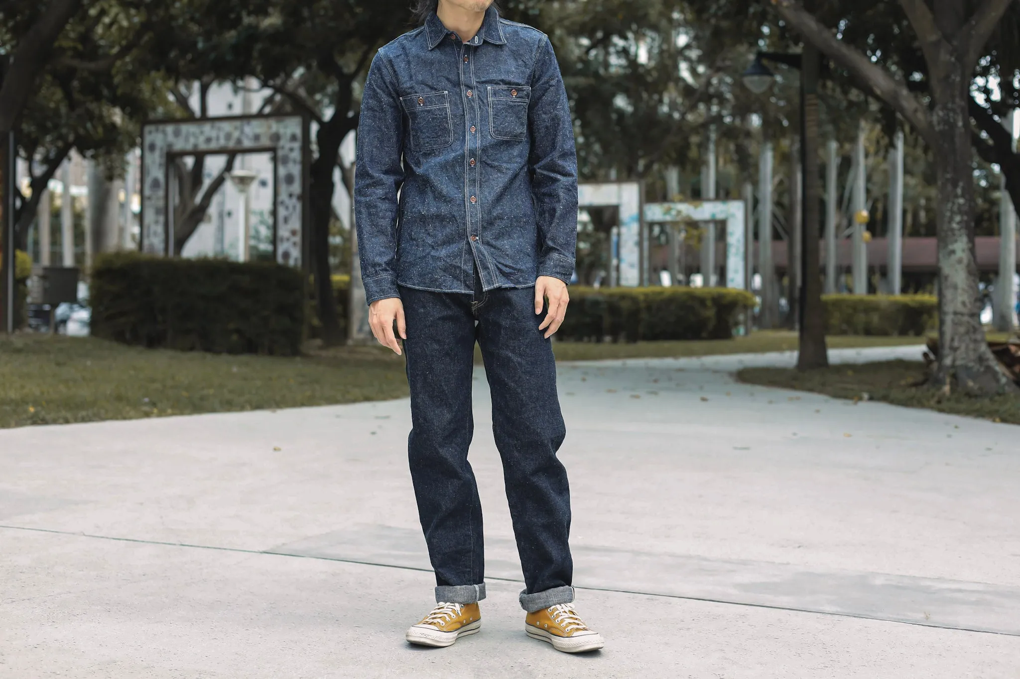 【ONI DENIM】525-NI 16.5oz Natural Indigo Rope Dyeing Denim Classic Straight / 天然靛藍 繩染 異番手紗線特製 修身直筒 sold by Blue Beach Denim product image thumbnail 3