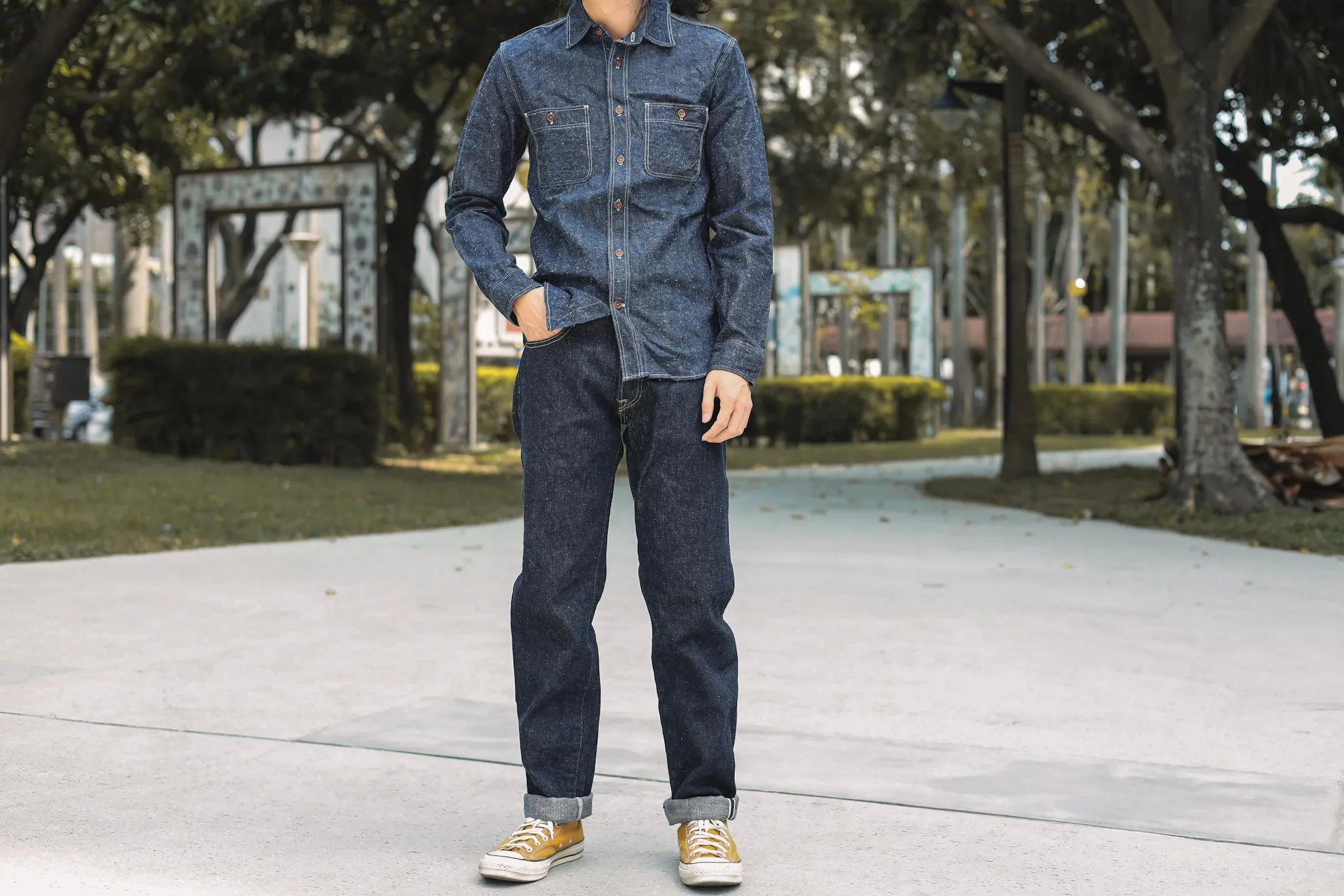 【ONI DENIM】525-NI 16.5oz Natural Indigo Rope Dyeing Denim Classic Straight / 天然靛藍 繩染 異番手紗線特製 修身直筒 sold by Blue Beach Denim product image thumbnail 2