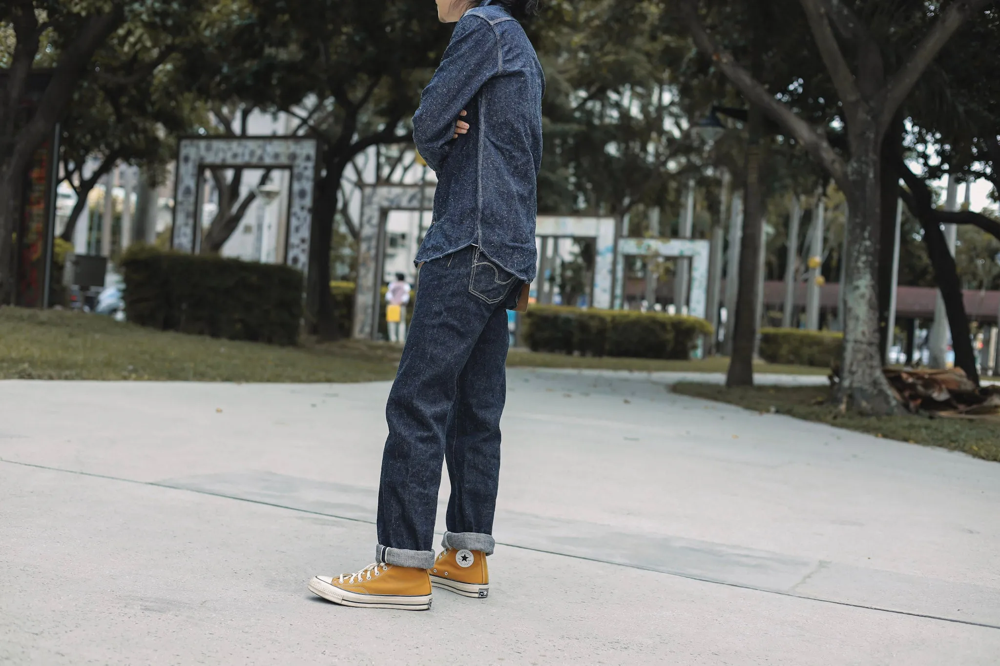 【ONI DENIM】525-NI 16.5oz Natural Indigo Rope Dyeing Denim Classic Straight / 天然靛藍 繩染 異番手紗線特製 修身直筒 sold by Blue Beach Denim product image thumbnail 4