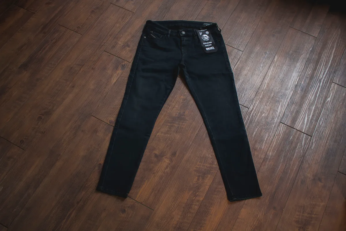 【DIESEL】SLANDY 009QG / 女版 黑褲 水洗 高彈力 貼身窄版 sold by Blue Beach Denim
