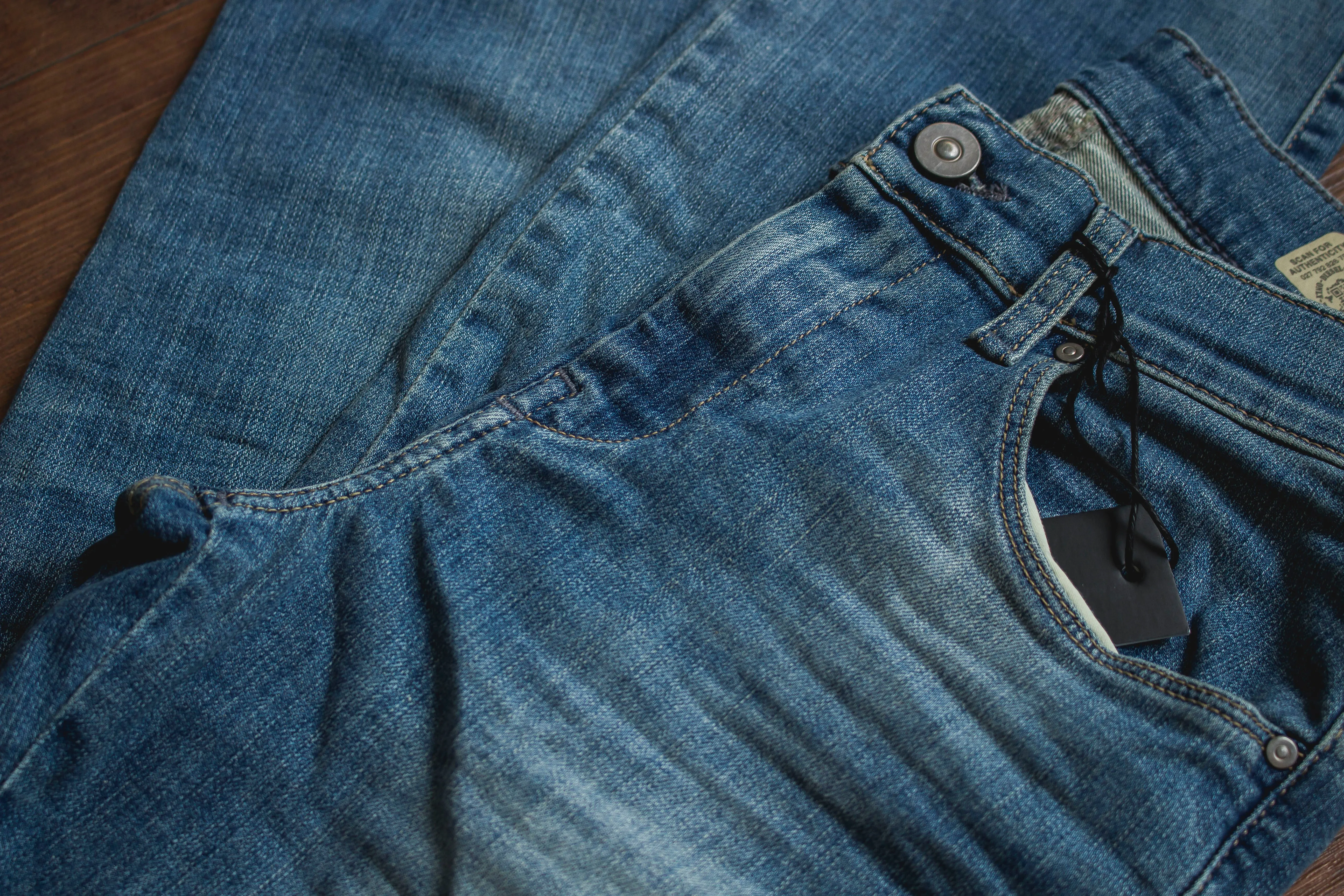 【DIESEL】SANDY-0688V L32 / 女版 淺藍 微喇叭 小直筒 sold by Blue Beach Denim product image thumbnail 4