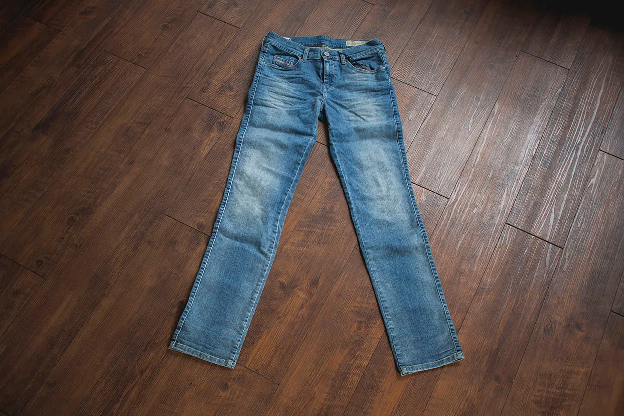 【DIESEL】SANDY-0688V L32 / 女版 淺藍 微喇叭 小直筒 sold by Blue Beach Denim