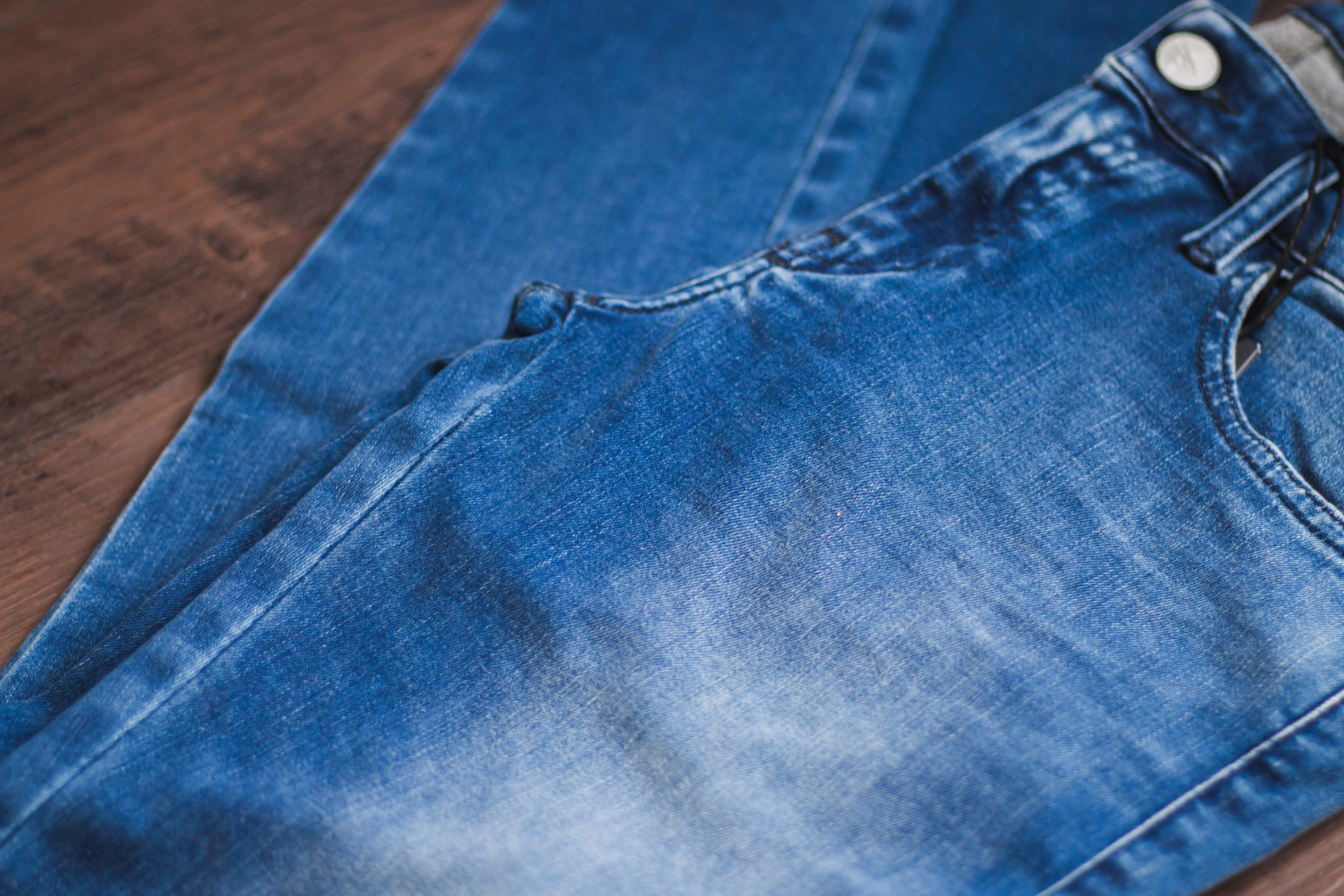 【DIESEL】SLANDY-LOW 084MN / 經典中藍 低腰 超彈性 貼身窄版 sold by Blue Beach Denim product image thumbnail 4