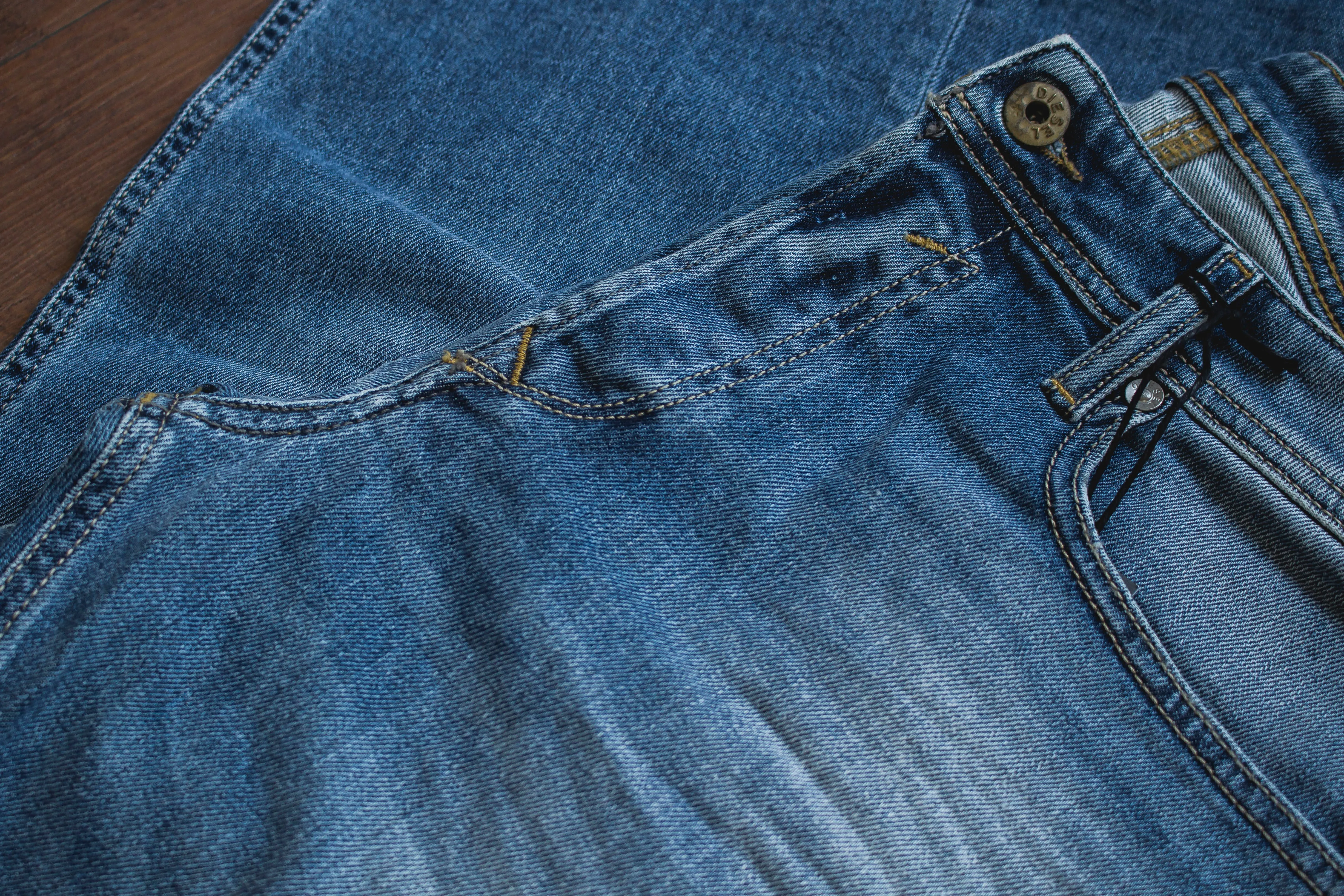 【DIESEL】WAYKEE-0842H / 百搭藍刷 中低腰 柴油經典中直筒 sold by Blue Beach Denim product image thumbnail 4