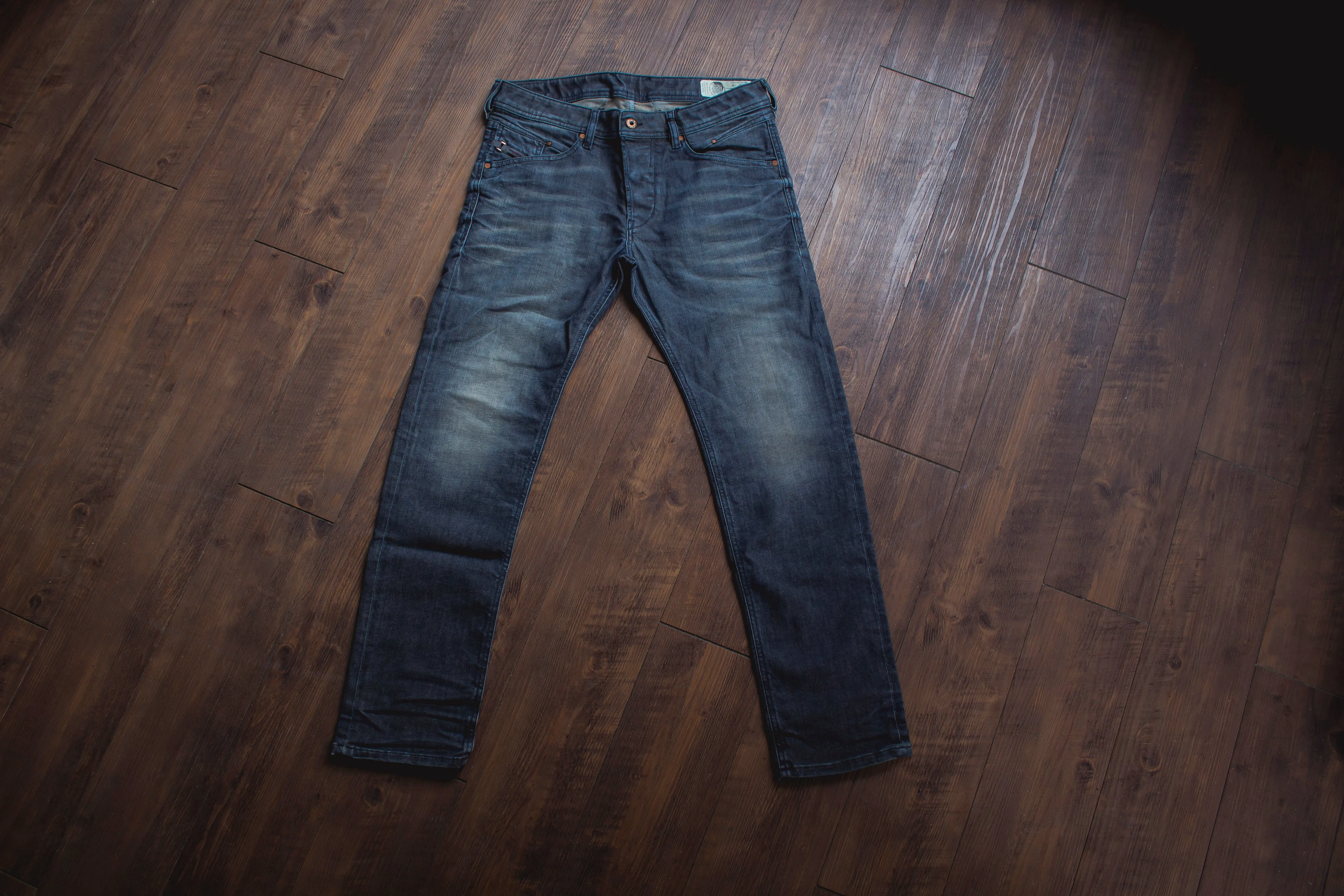 【DIESEL】BELTHER-084ZU / 鐵鏽 菸藍仿舊 立體刷色 中小直筒 sold by Blue Beach Denim