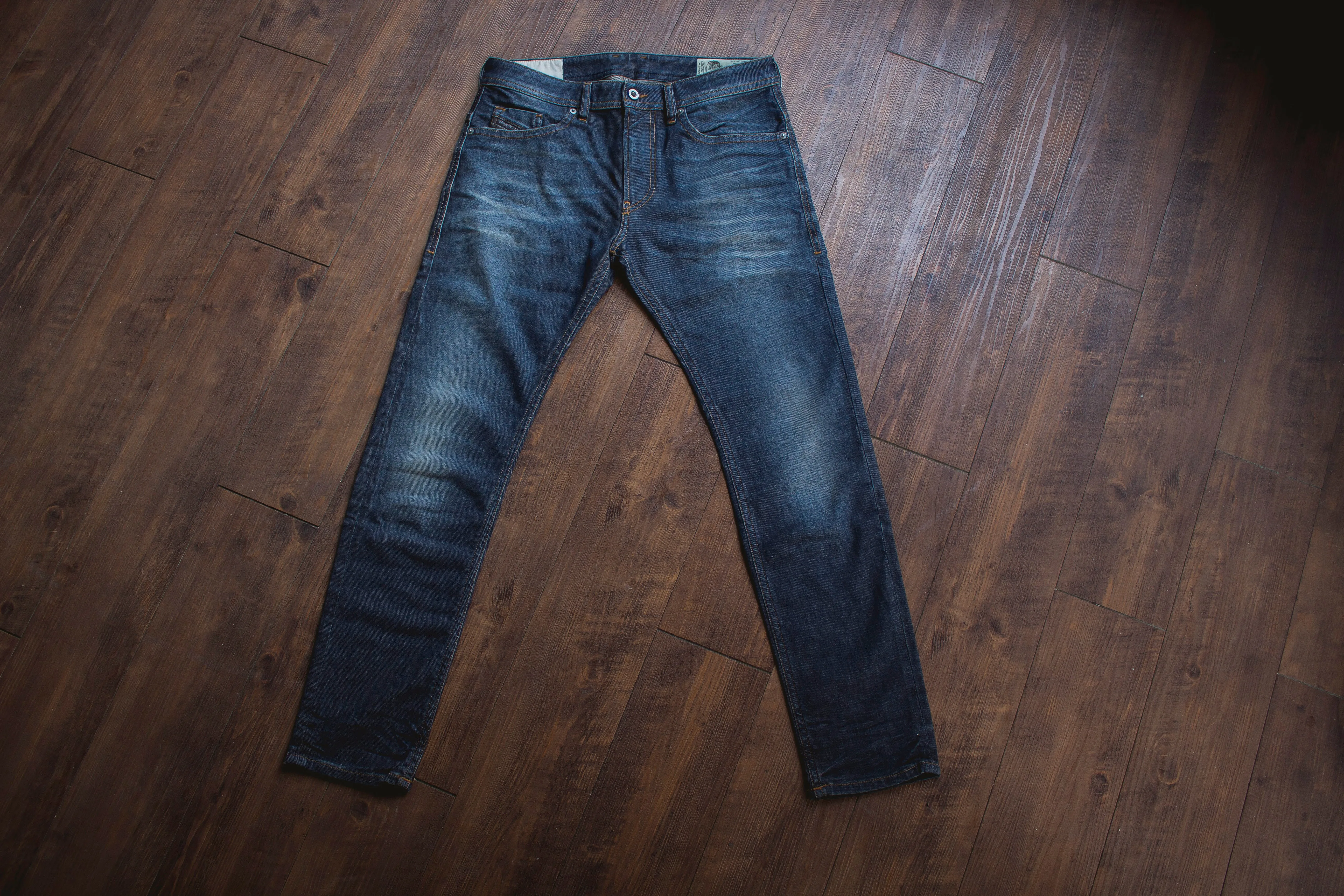 【DIESEL】THOMMER 084ZU / 精品灰藍 刷色 微黃舊 中腰 小直筒 sold by Blue Beach Denim