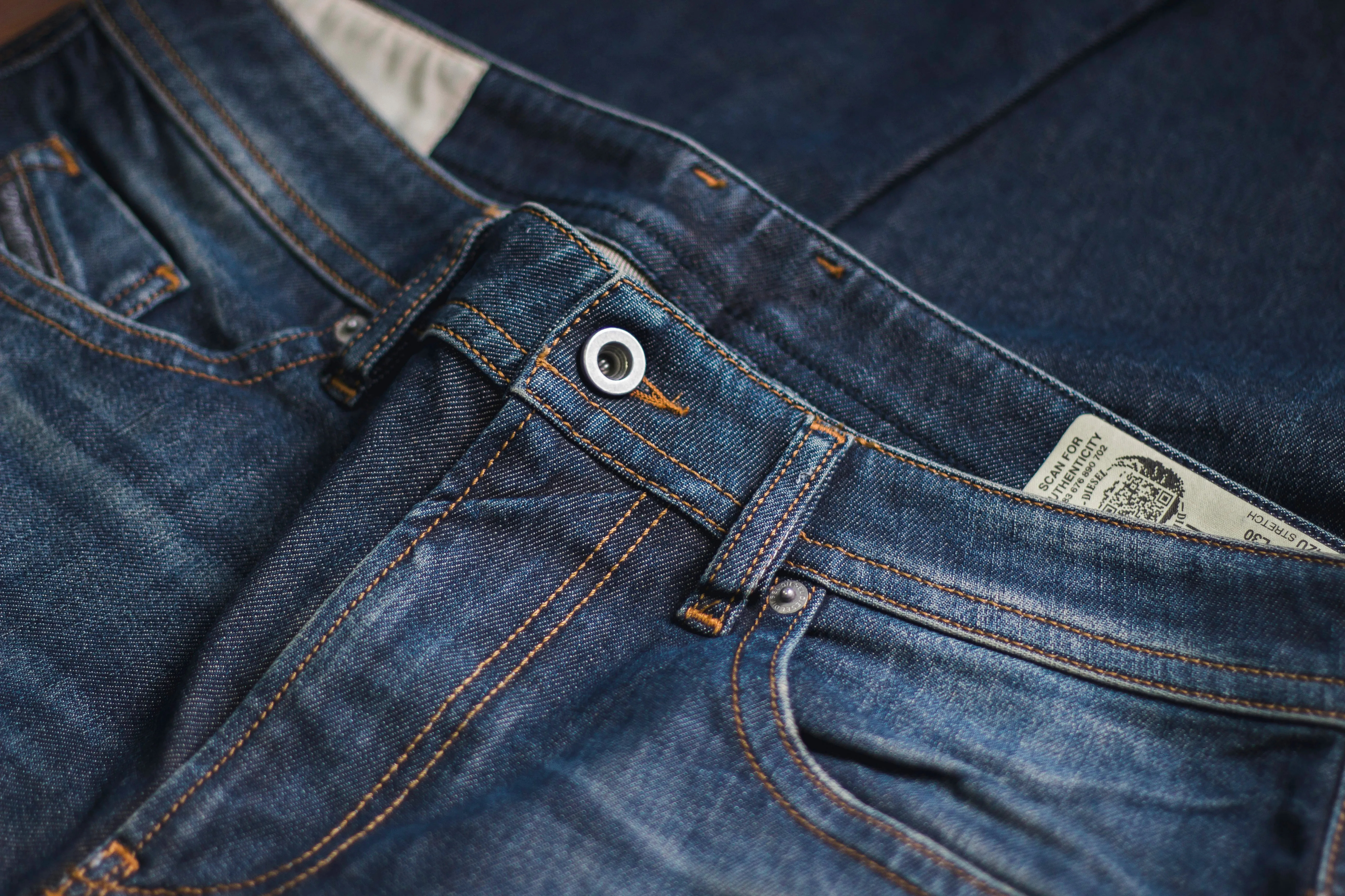 【DIESEL】THOMMER 084ZU / 精品灰藍 刷色 微黃舊 中腰 小直筒 sold by Blue Beach Denim product image thumbnail 3