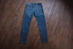 【DIESEL】SLEENKER 069FI / 中藍 微刷破 經典水洗 貼身窄版 sold by Blue Beach Denim