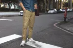 【Nudie Jeans】Easy Alvin Beige 微寬鬆錐形卡其褲卡其色 sold by Blue Beach Denim