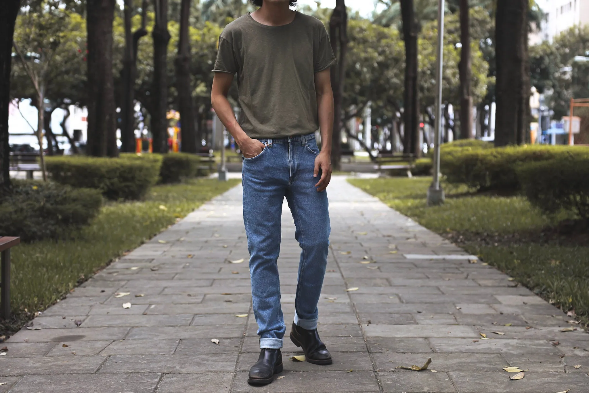 【Nudie Jeans】Roger Slub Faded Green/竹節感寬鬆素T sold by Blue Beach Denim product image thumbnail 3