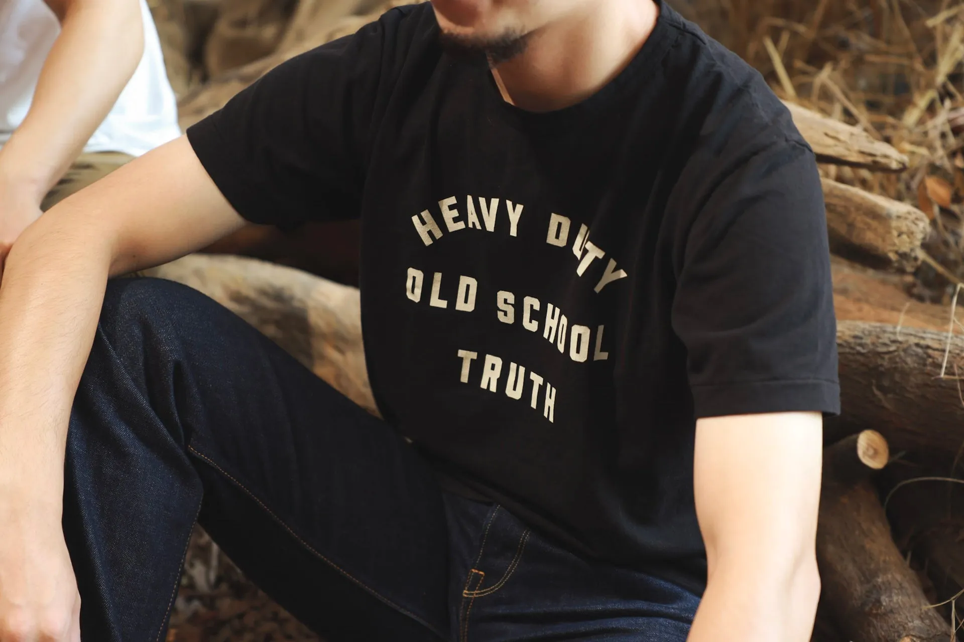 【Dehen 1920】HDOST Tee 老織機純棉黑色文字短T sold by Blue Beach Denim product image thumbnail 3