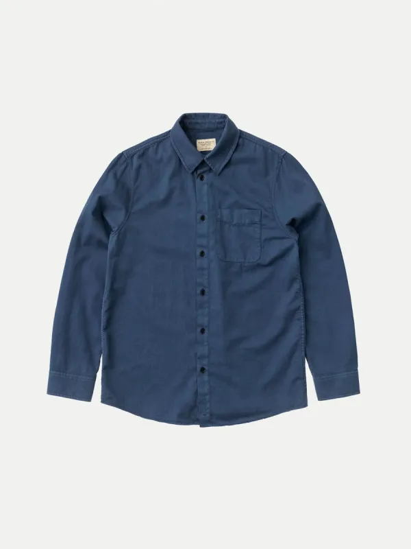 【Nudie Jeans】靛藍藍染經典長袖襯衫 Chet Pigment Dye Shirt Indigo sold by Blue Beach Denim