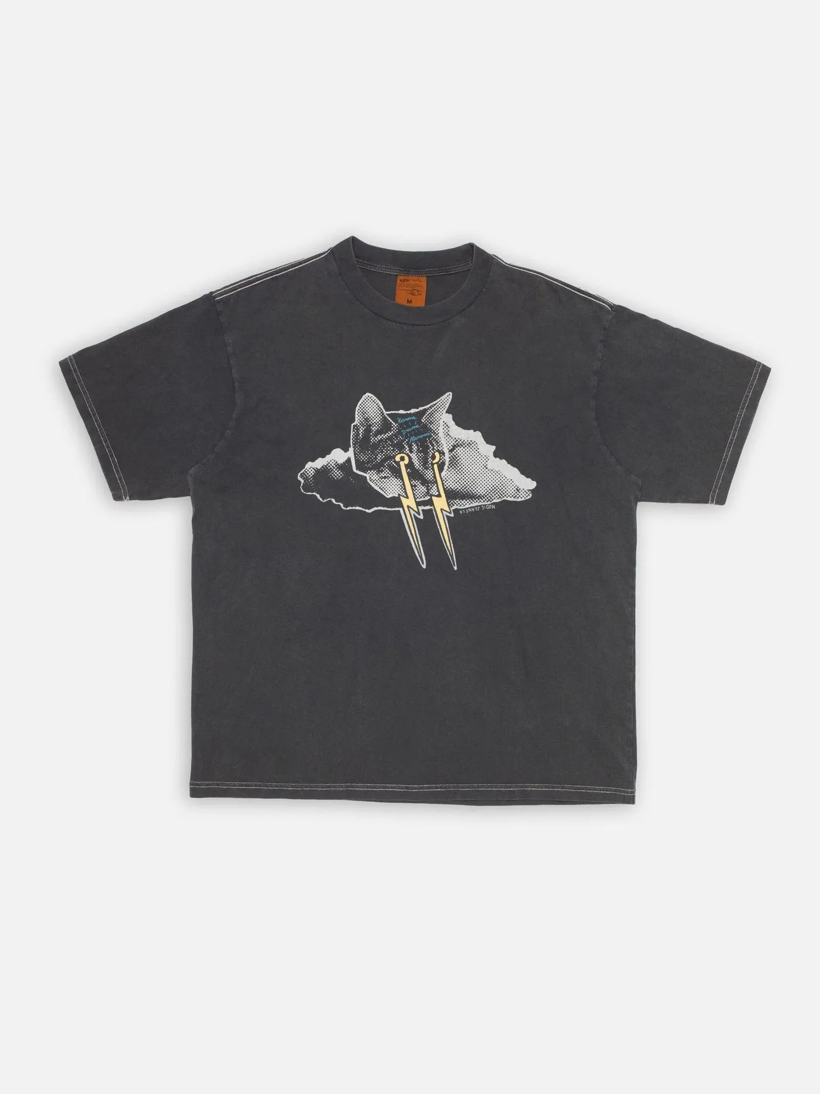 【Nudie Jeans】Koffe Karma Kat T-Shirt Antracite 炭灰色倒楣貓短袖圖 T sold by Blue Beach Denim