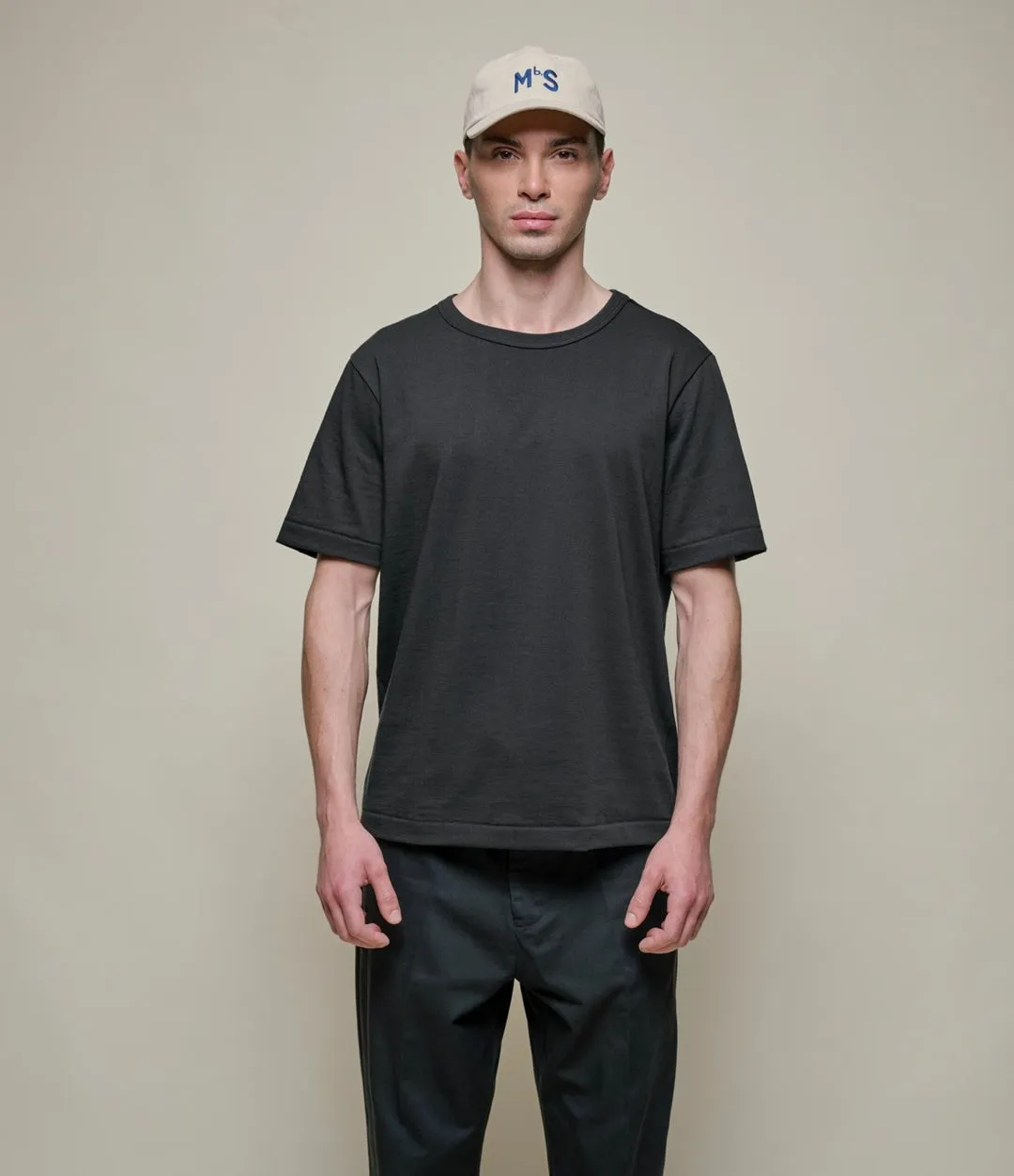 【Merz b. Schwanen】214 Loopwheeled Midweight T-Shirt Charcoal 圓織重磅微寬有機棉素T炭黑色 sold by Blue Beach Denim product image thumbnail 2
