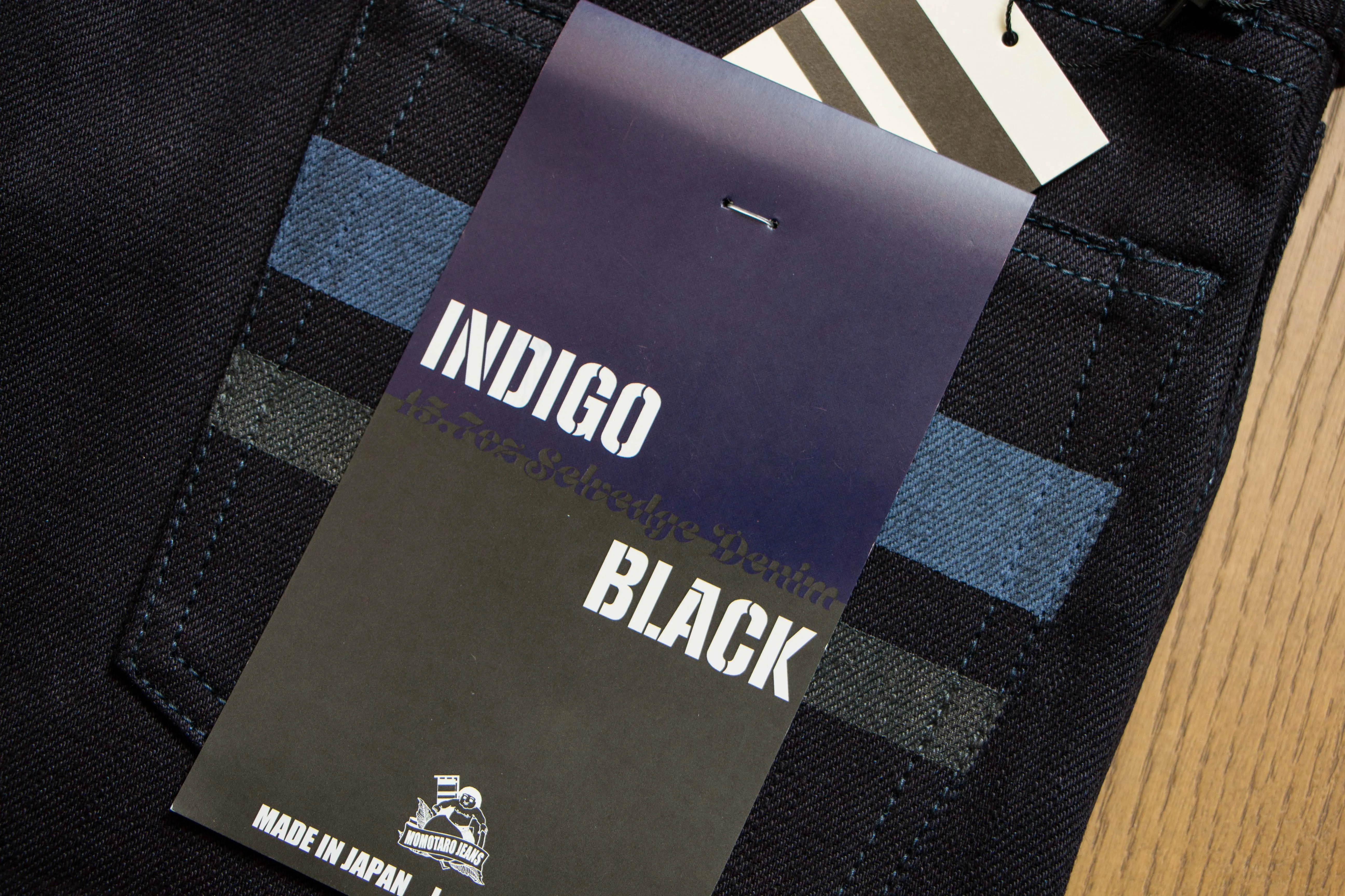 【MOMOTARO】0306-IBSP 15.7oz Indigo x Black 桃太郎出陣系列辛巴威棉雙染直筒微錐形牛仔褲 sold by Blue Beach Denim product image thumbnail 2