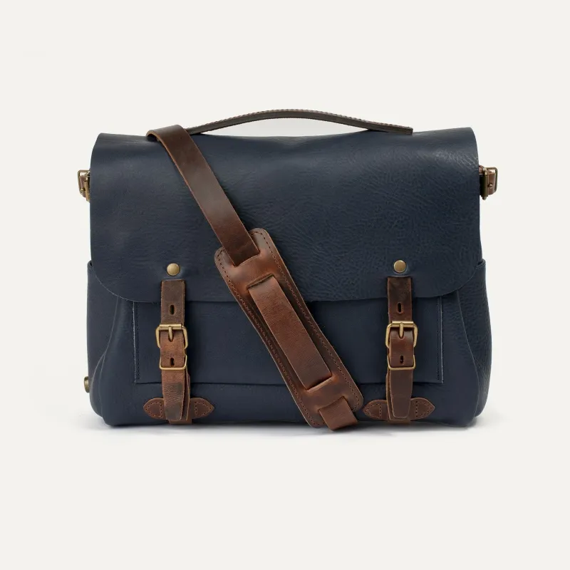 【Bleu de Chauffe】Postman Bag Eclair M Navy Blue 伊克萊海藍色皮革郵差包 sold by Blue Beach Denim