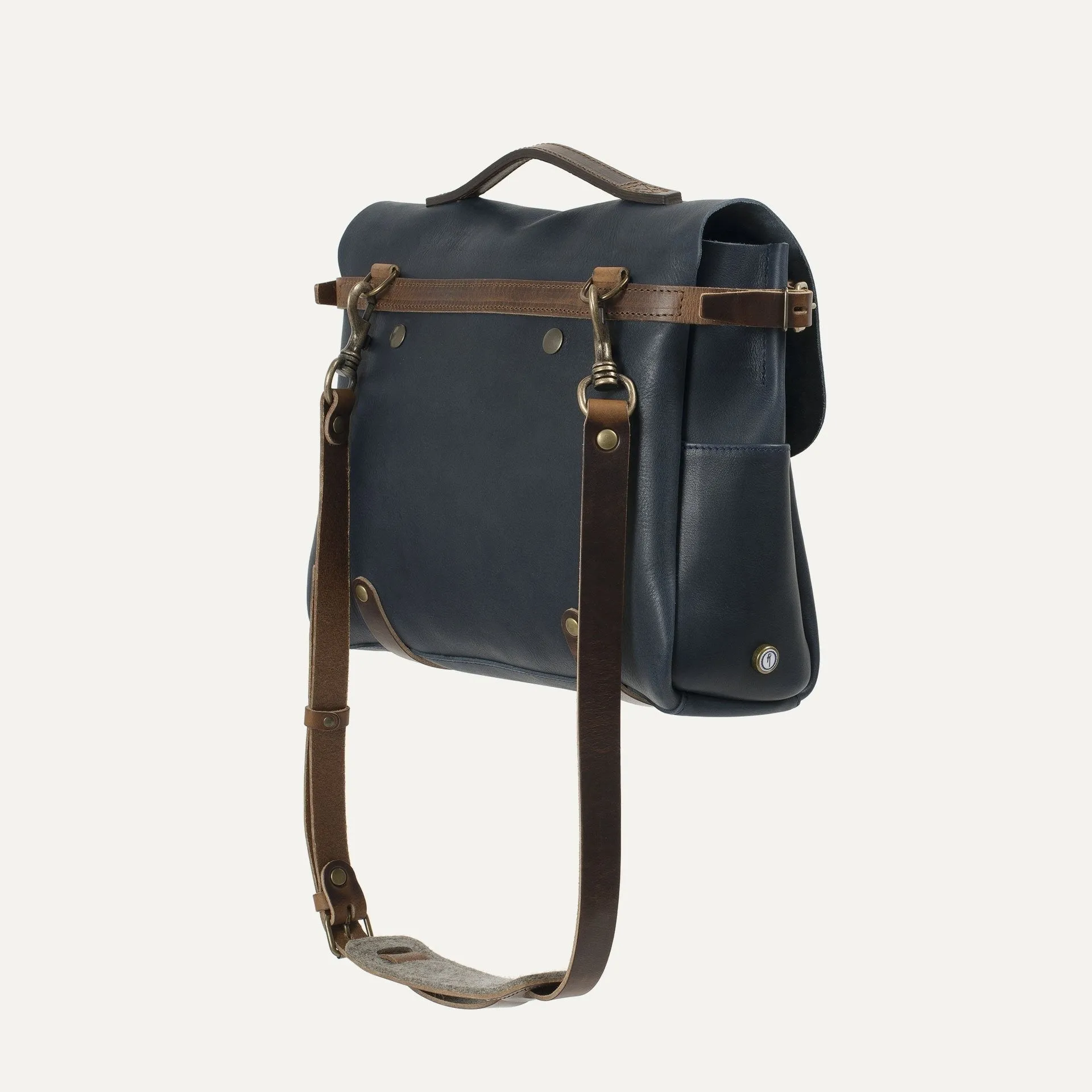 【Bleu de Chauffe】Postman Bag Eclair M Navy Blue 伊克萊海藍色皮革郵差包 sold by Blue Beach Denim product image thumbnail 5