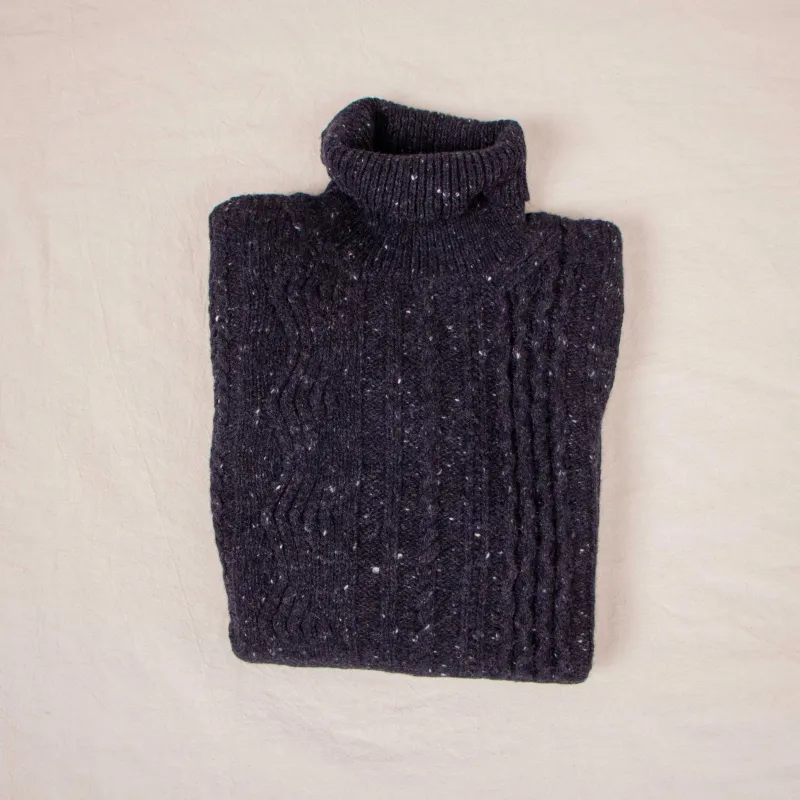 【Inis Meáin】Ridges Aran Turtle Neck Charcoal Fleck 高領半織紋阿蘭毛衣炭黑色 sold by Blue Beach Denim