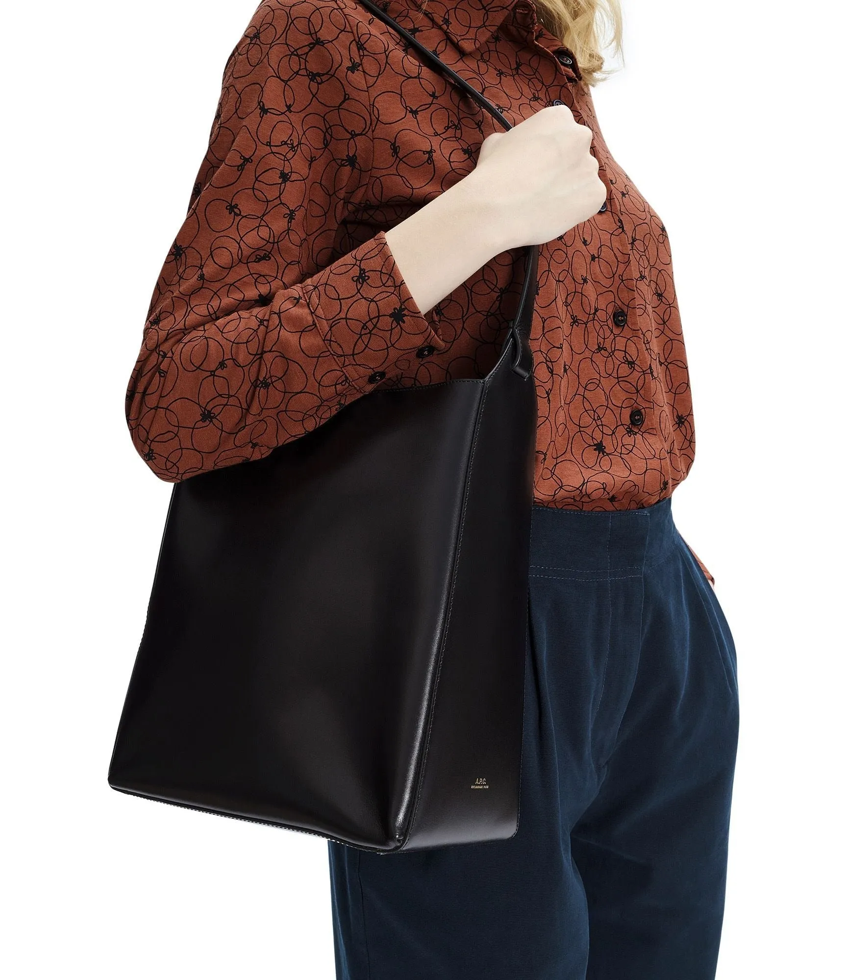 【A.P.C.】Virginie Bag 肩背桶包 sold by Blue Beach Denim