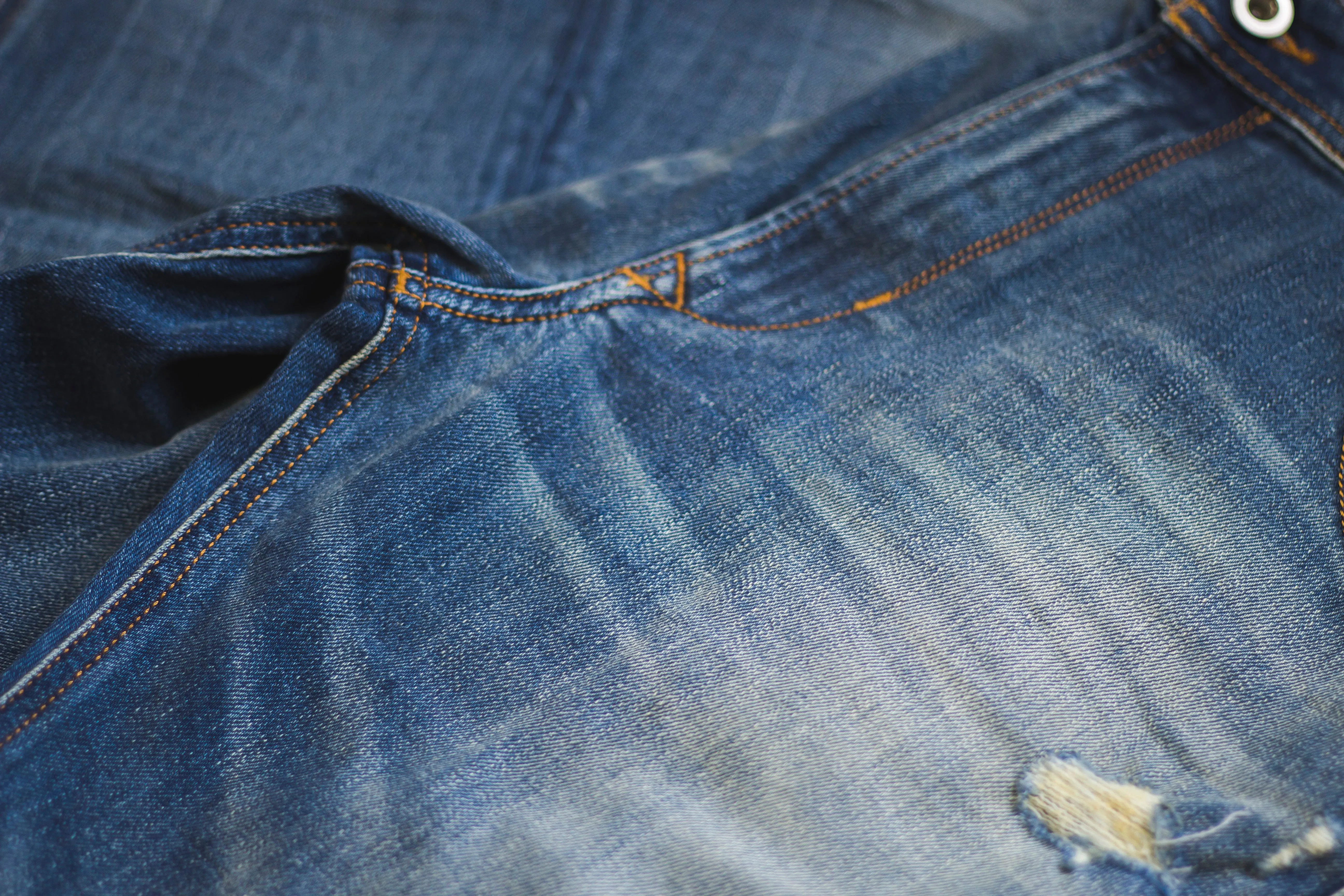 【DIESEL】Krayver R6ZD4 Jeans / 仿舊 刷破 微黃綠 合身錐形 sold by Blue Beach Denim product image thumbnail 4