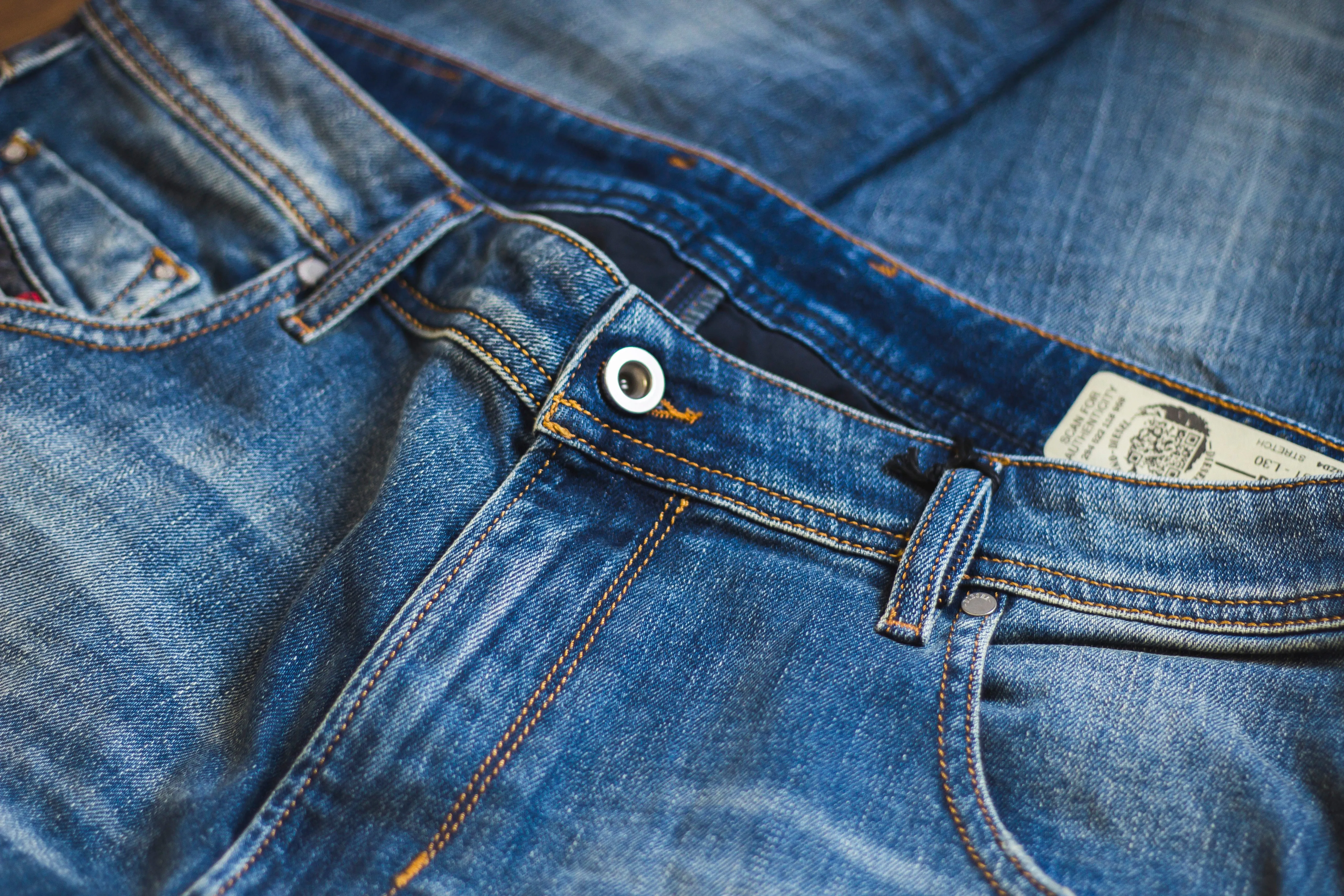 【DIESEL】Krayver R6ZD4 Jeans / 仿舊 刷破 微黃綠 合身錐形 sold by Blue Beach Denim product image thumbnail 3