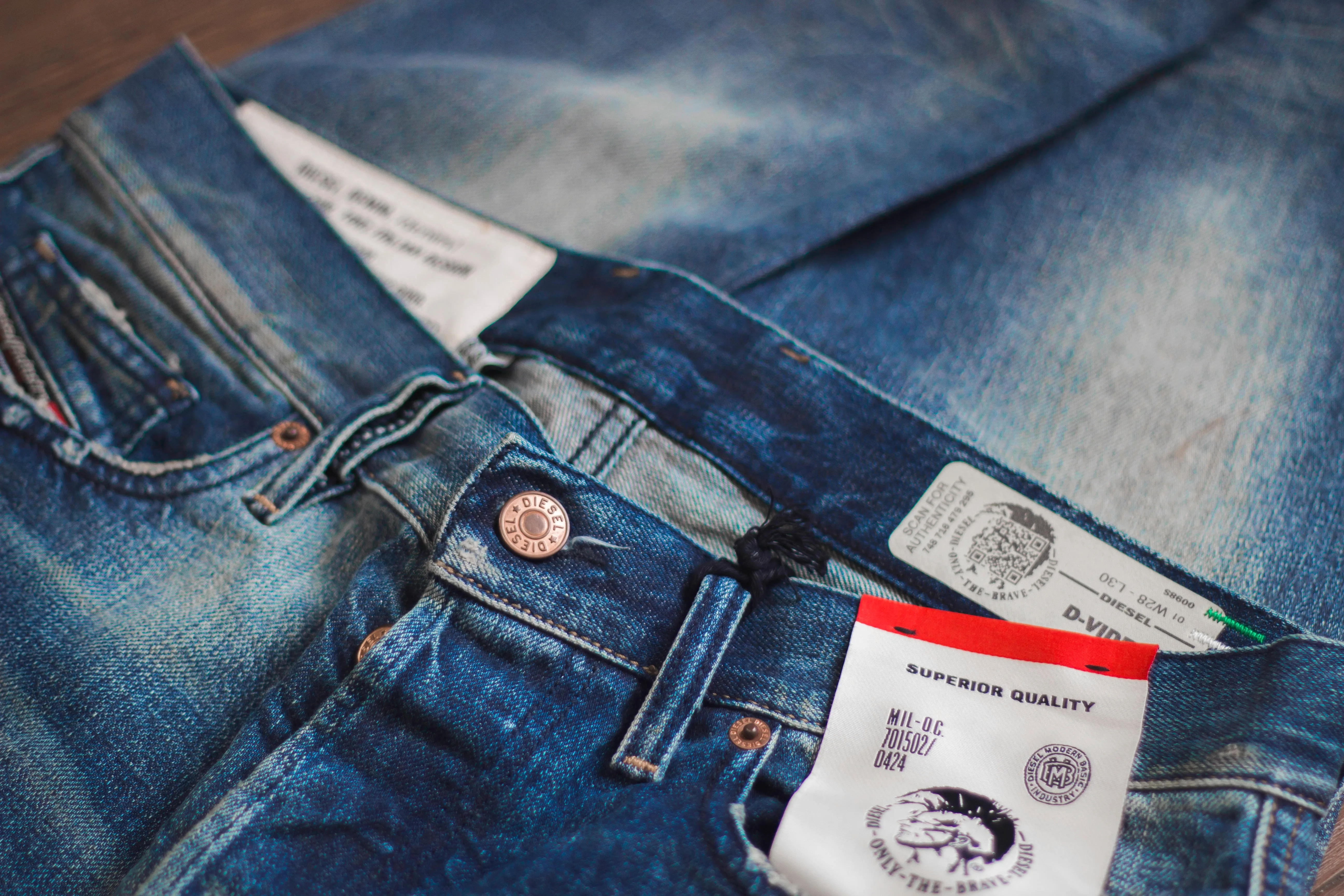 【DIESEL】D-VIDER - 0098S / 牛王 黃舊補丁 刀割 髒污 立體抓皺 合身錐形 sold by Blue Beach Denim product image thumbnail 3